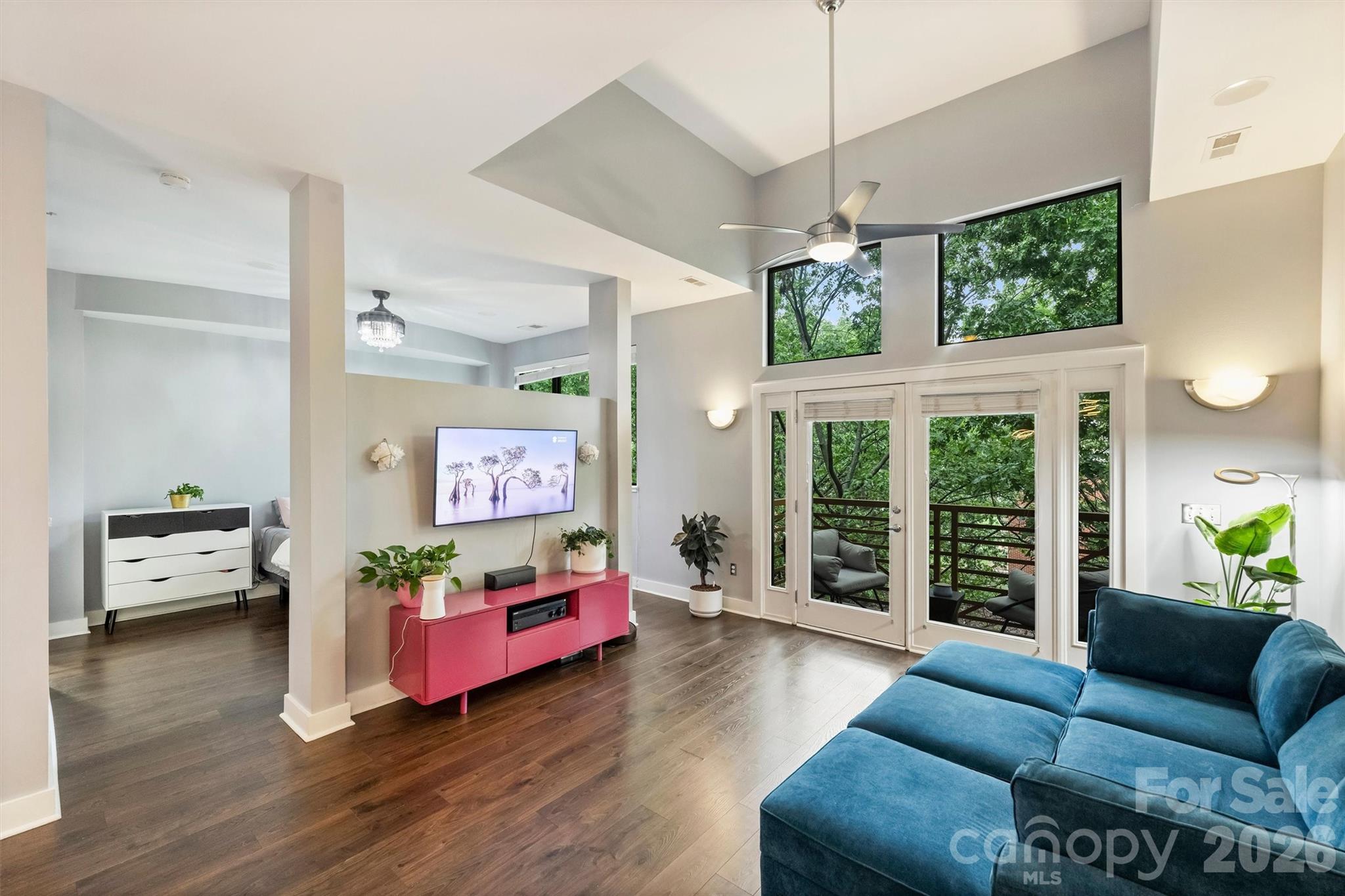 694 N Davidson Street Property Photo 12