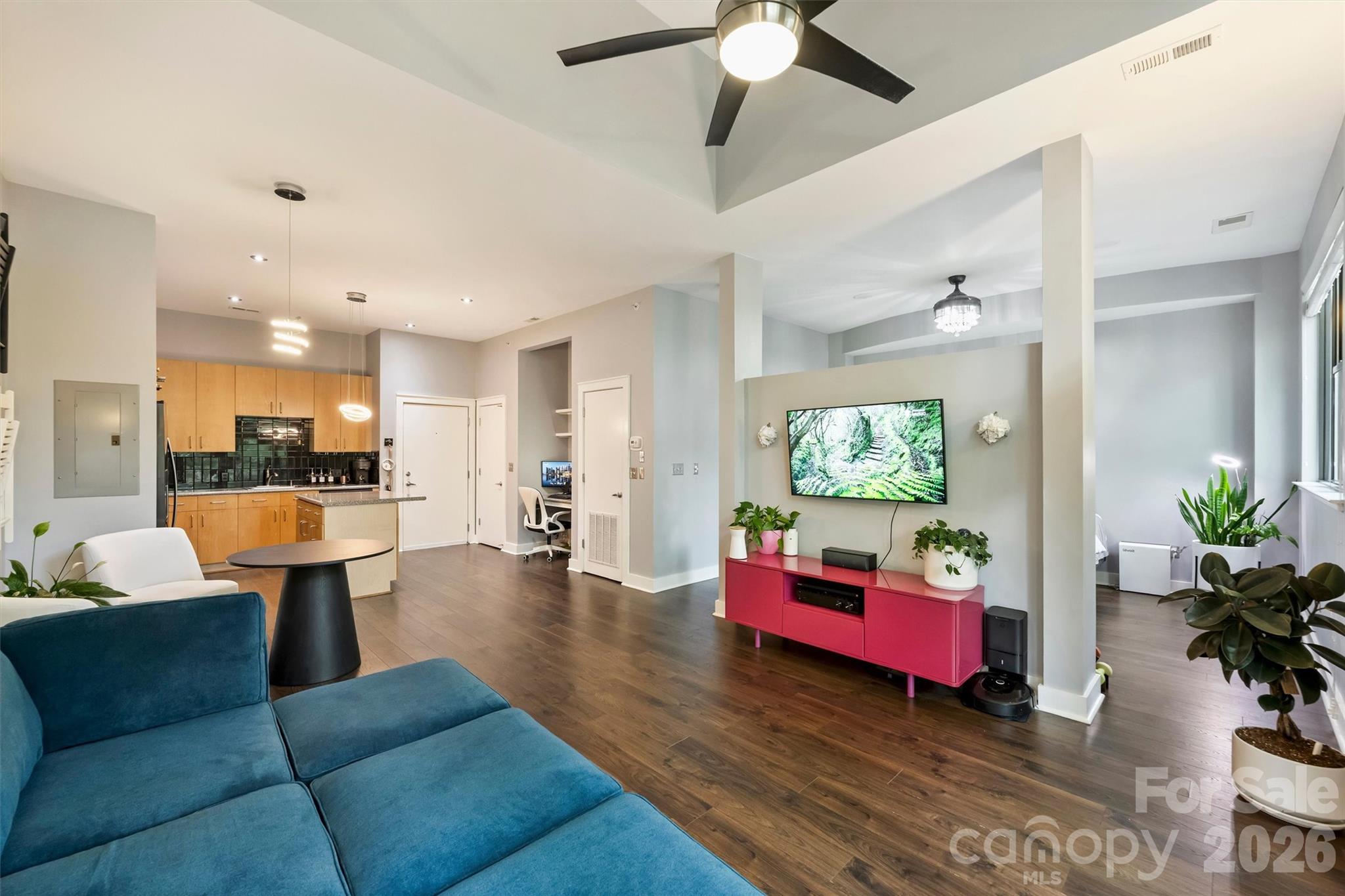 694 N Davidson Street Property Photo 16