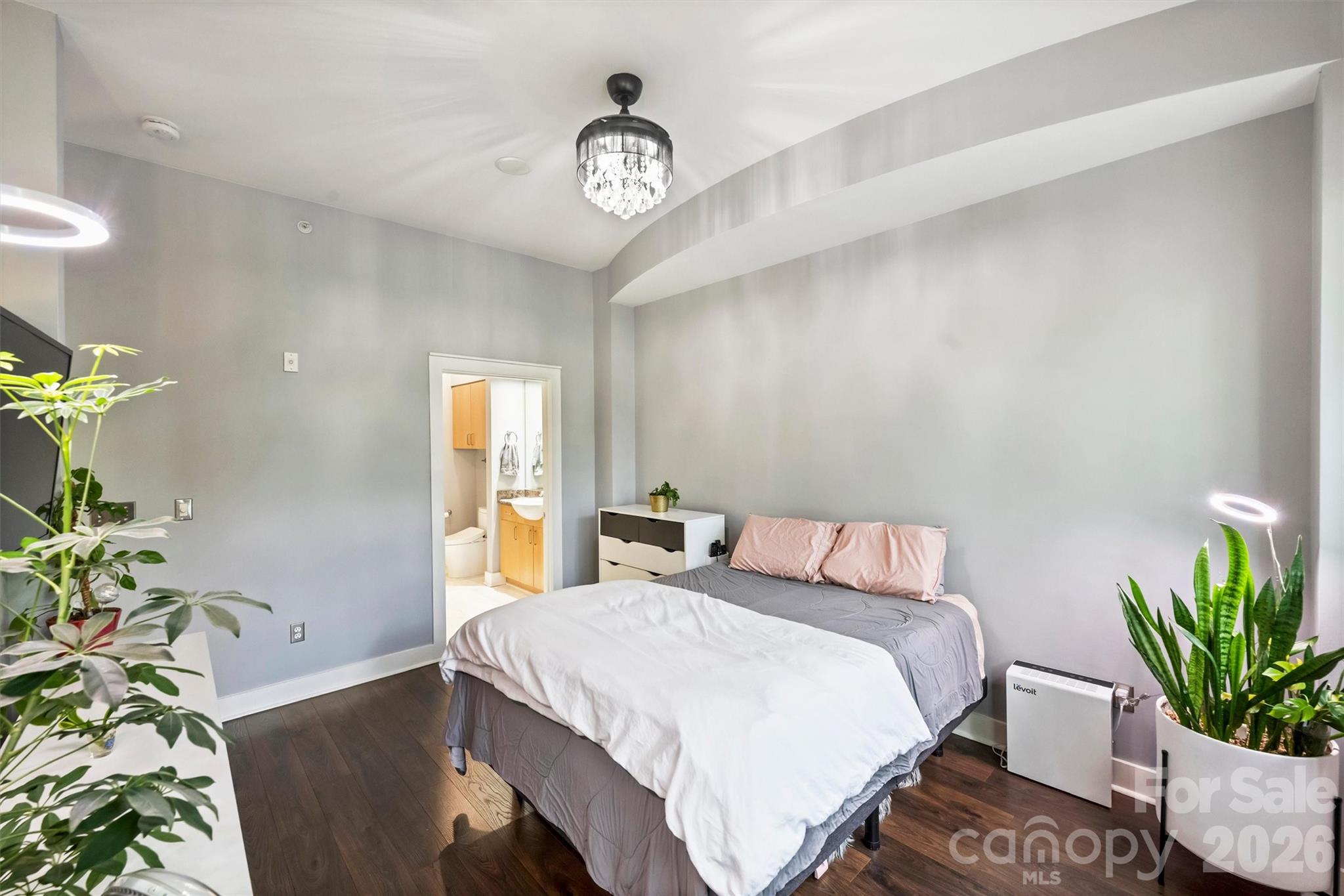 694 N Davidson Street Property Photo 19