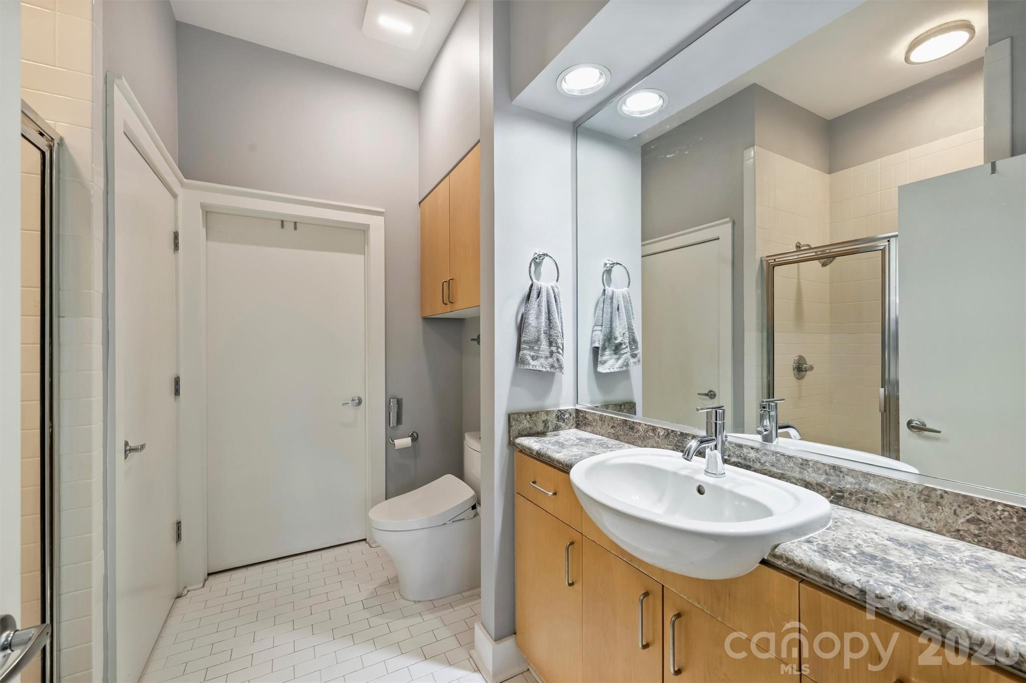 694 N Davidson Street Property Photo 22