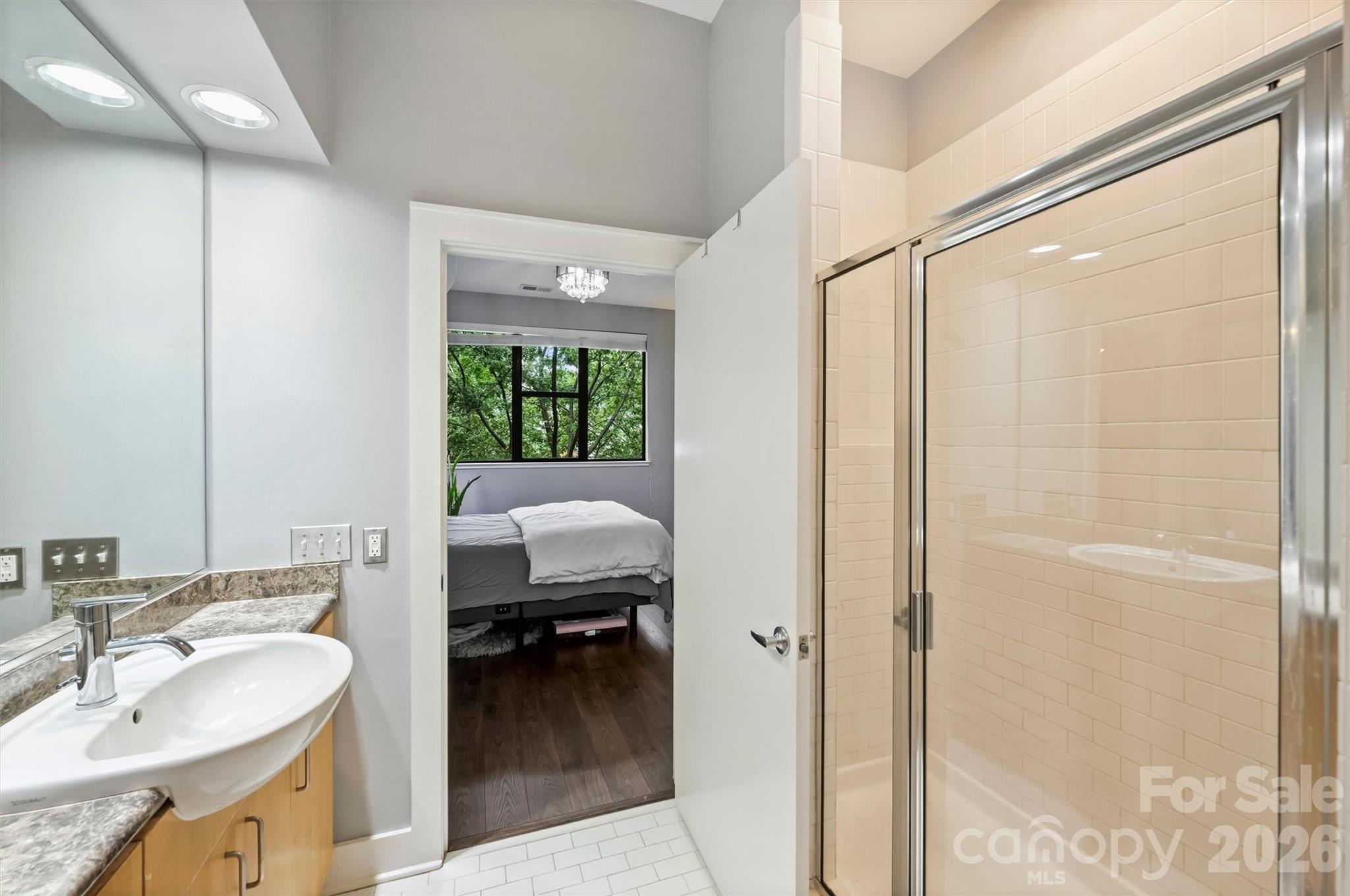 694 N Davidson Street Property Photo 23