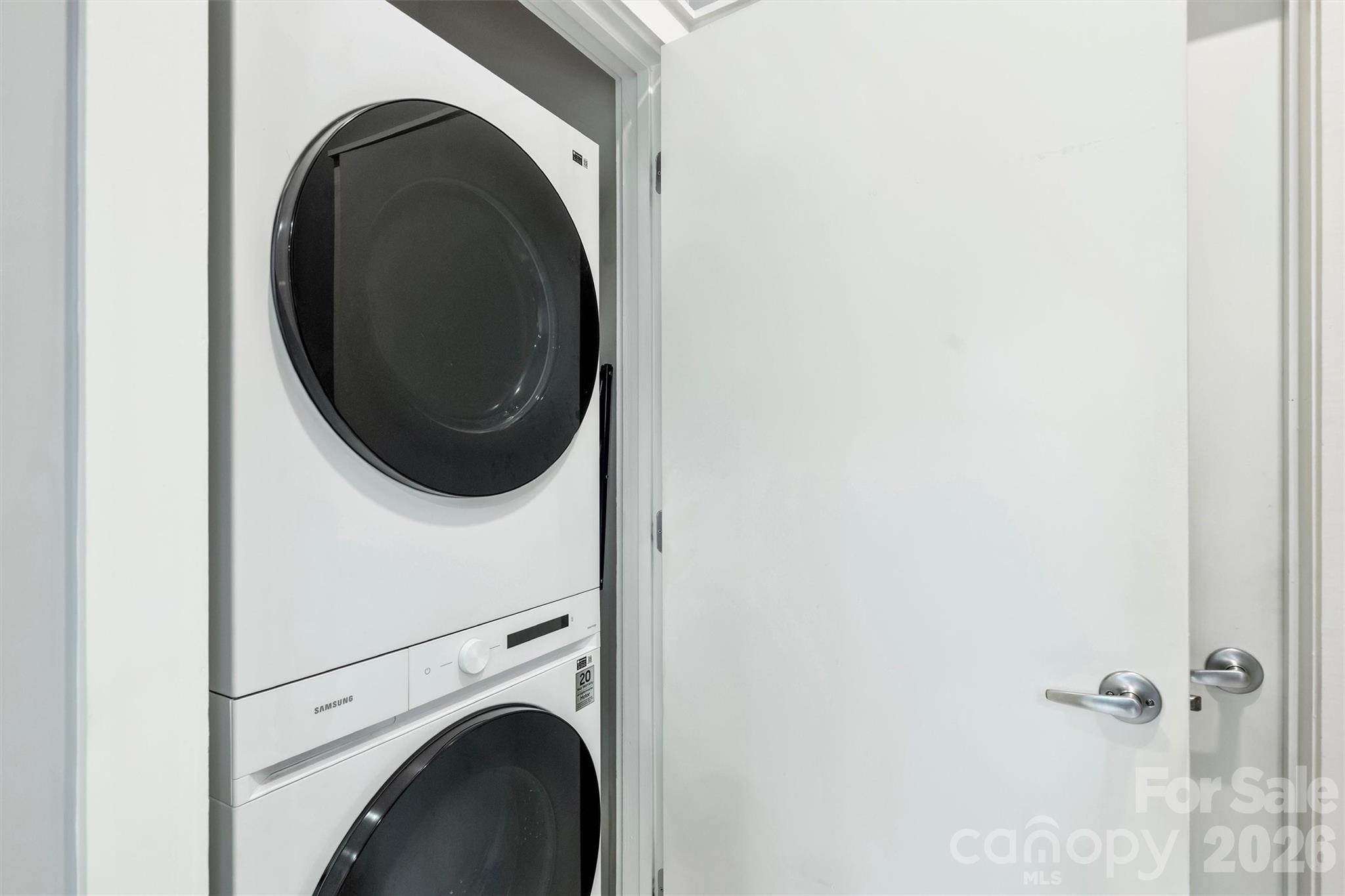 694 N Davidson Street Property Photo 26