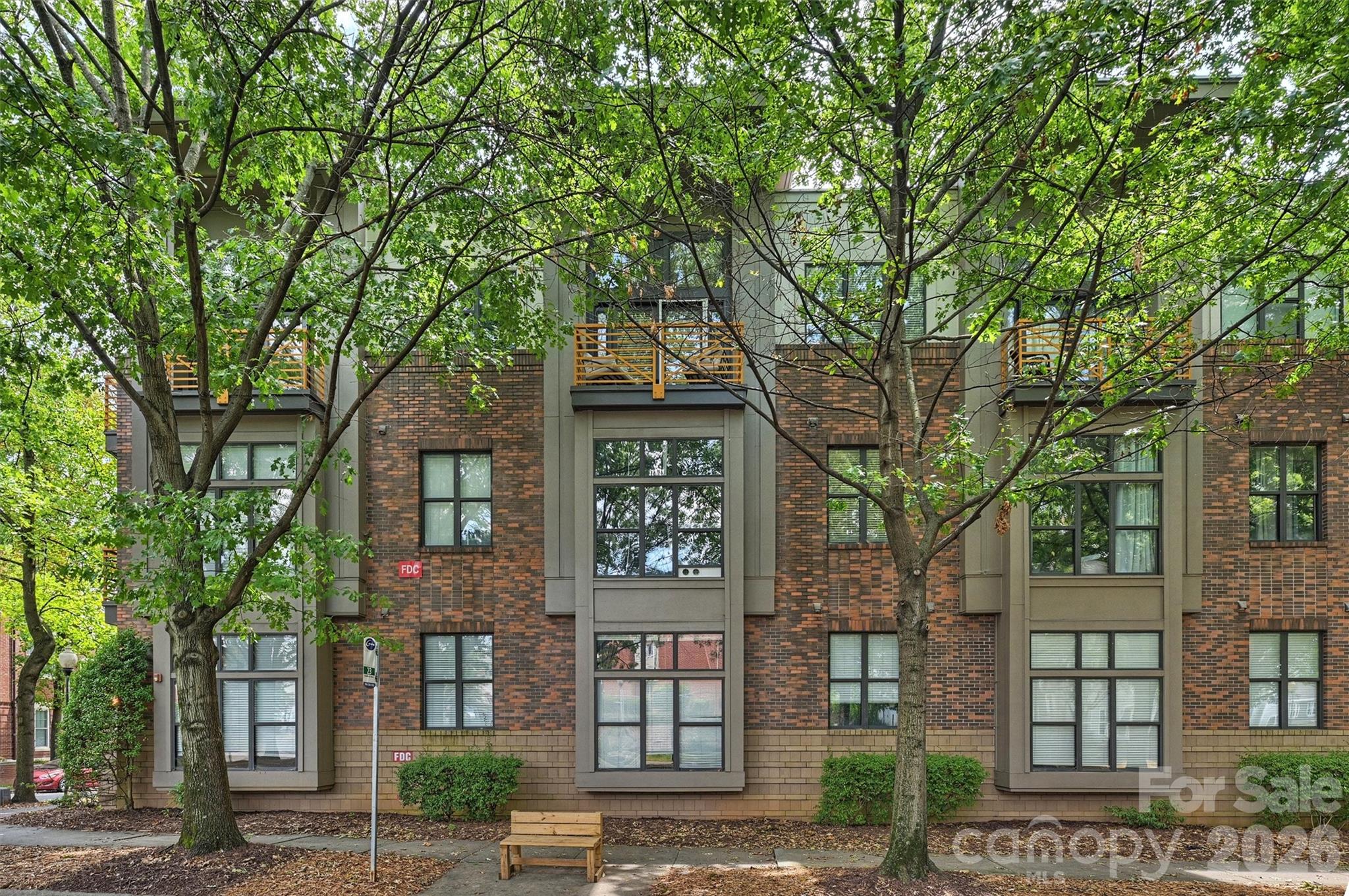 694 N Davidson Street Property Photo 28