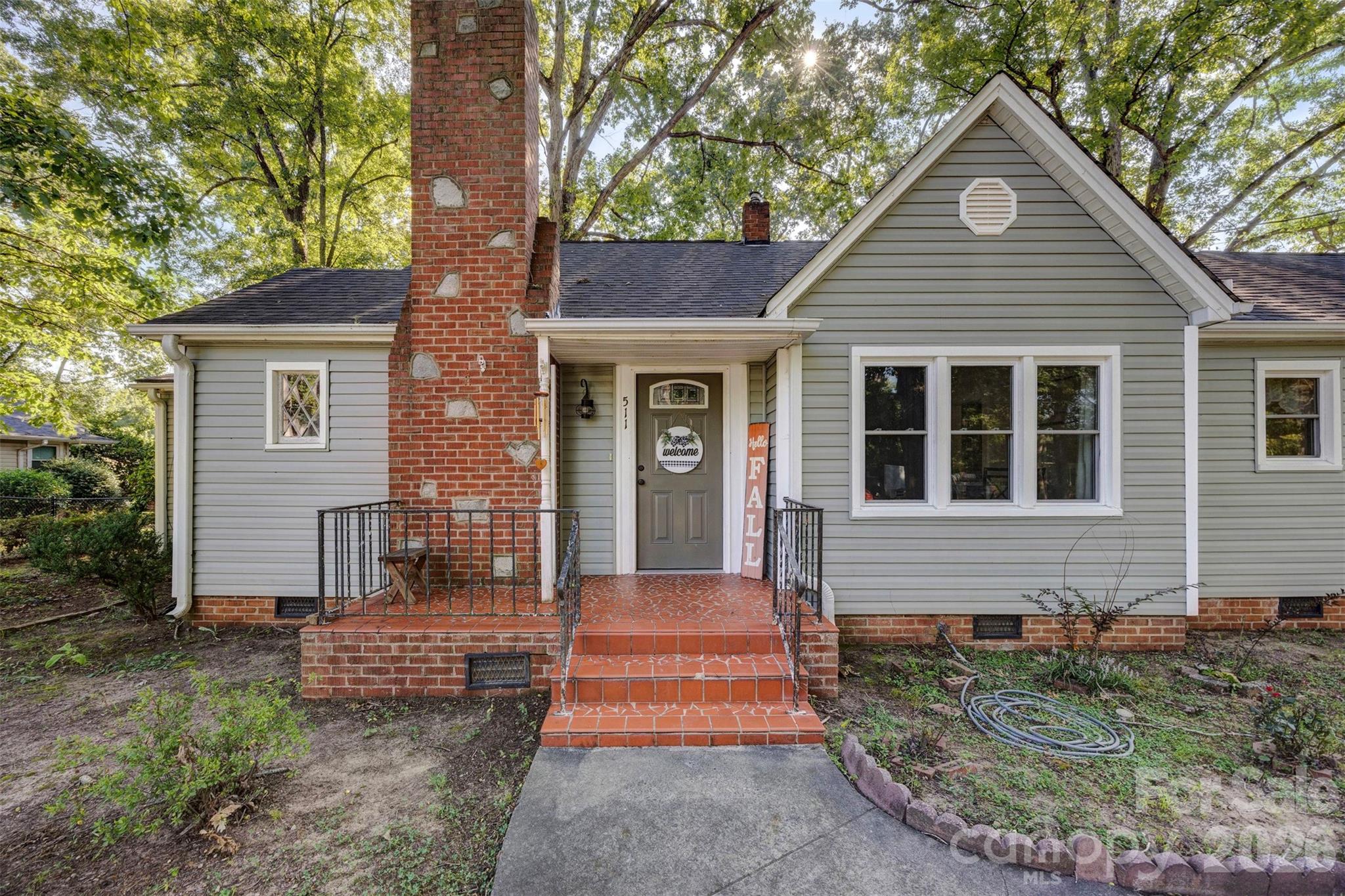 511 Woodside Drive Property Photo 5