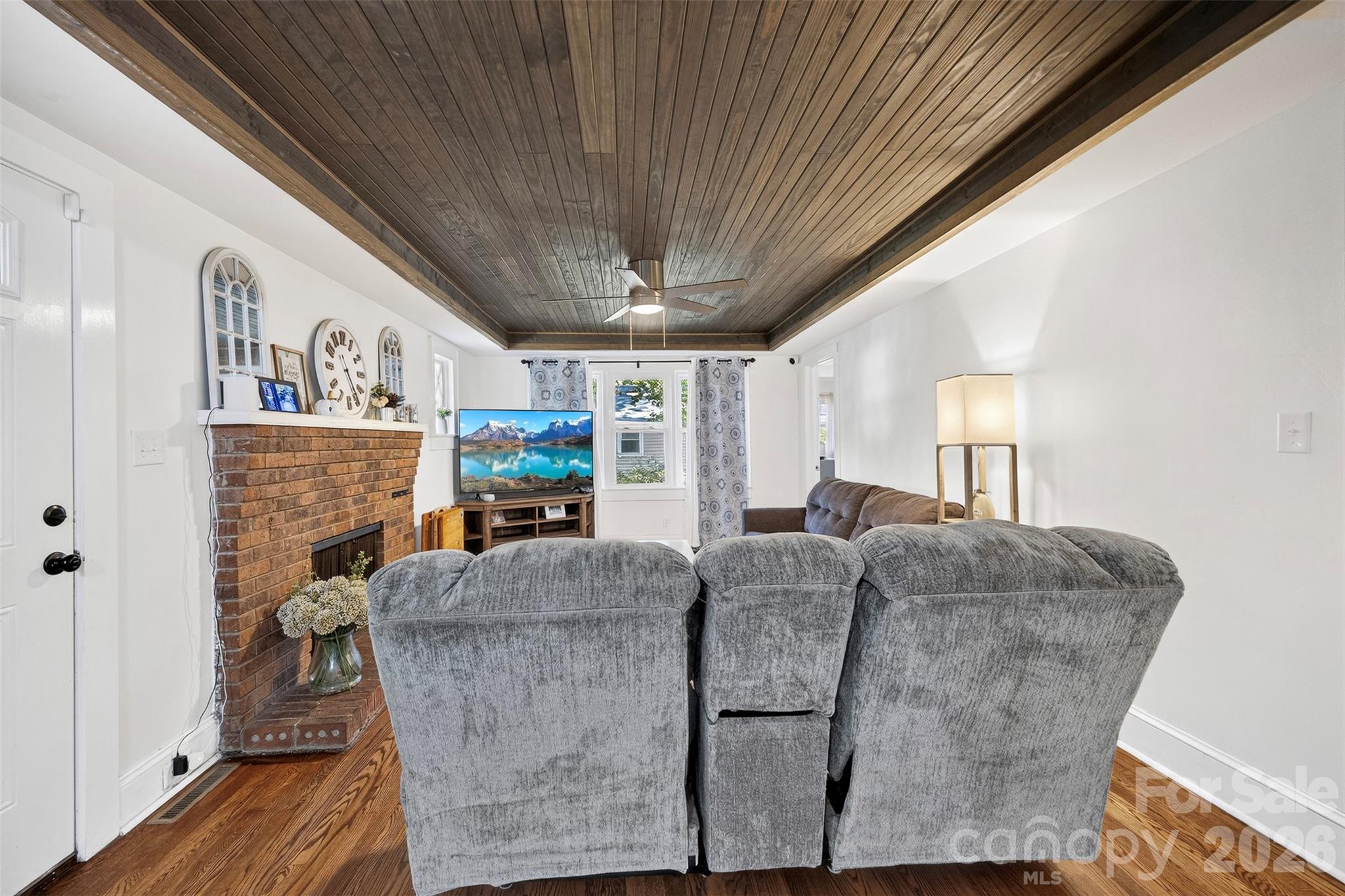 511 Woodside Drive Property Photo 7