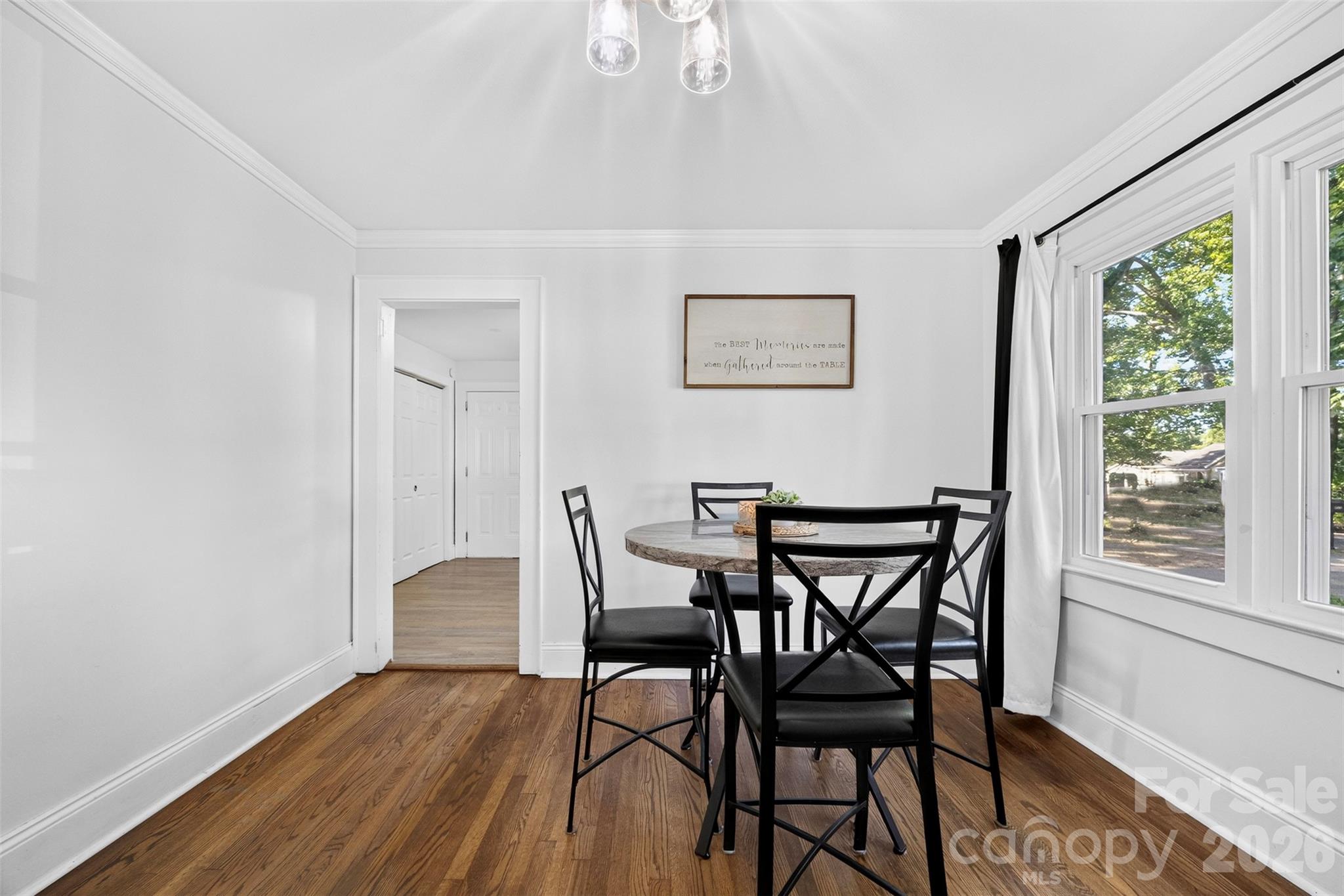511 Woodside Drive Property Photo 9