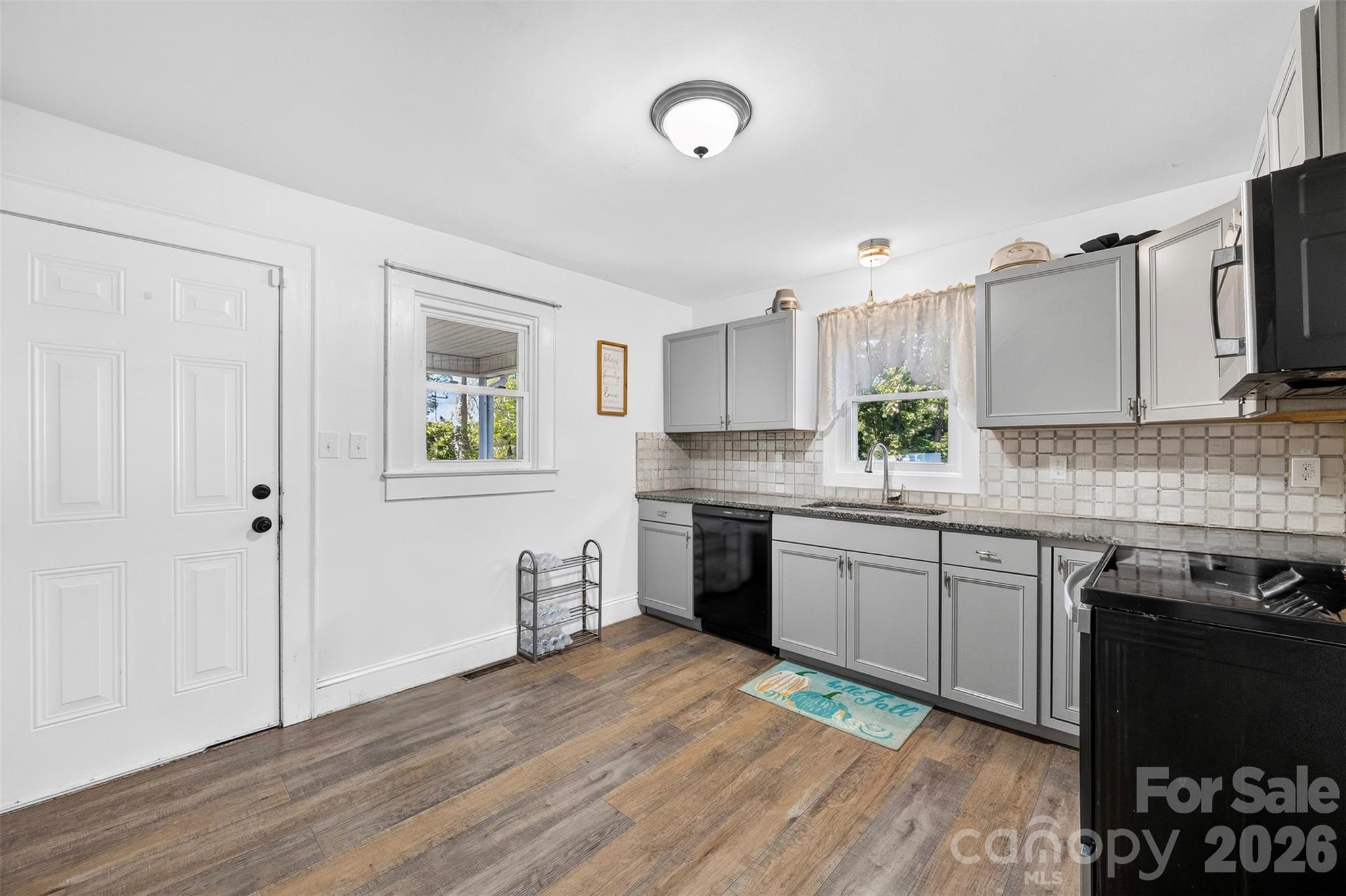 511 Woodside Drive Property Photo 10