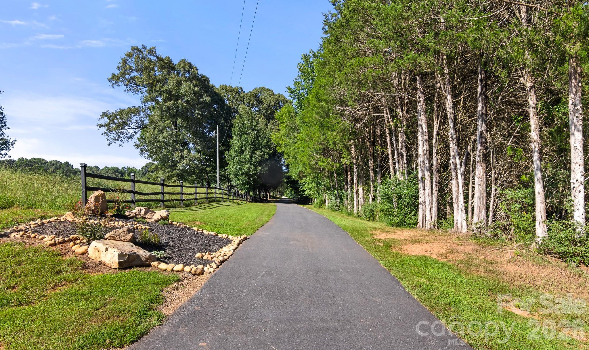613 Perry Road Property Photo 4