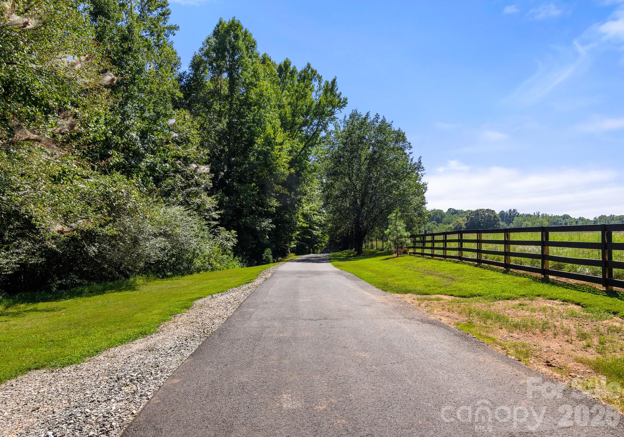 613 Perry Road Property Photo 5