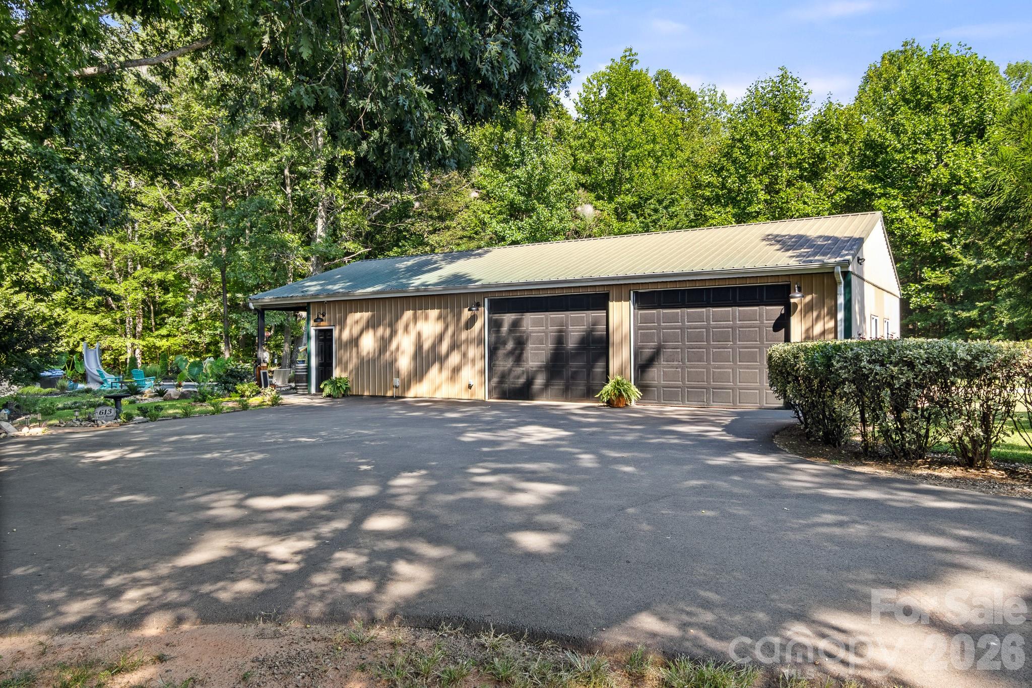 613 Perry Road Property Photo 9