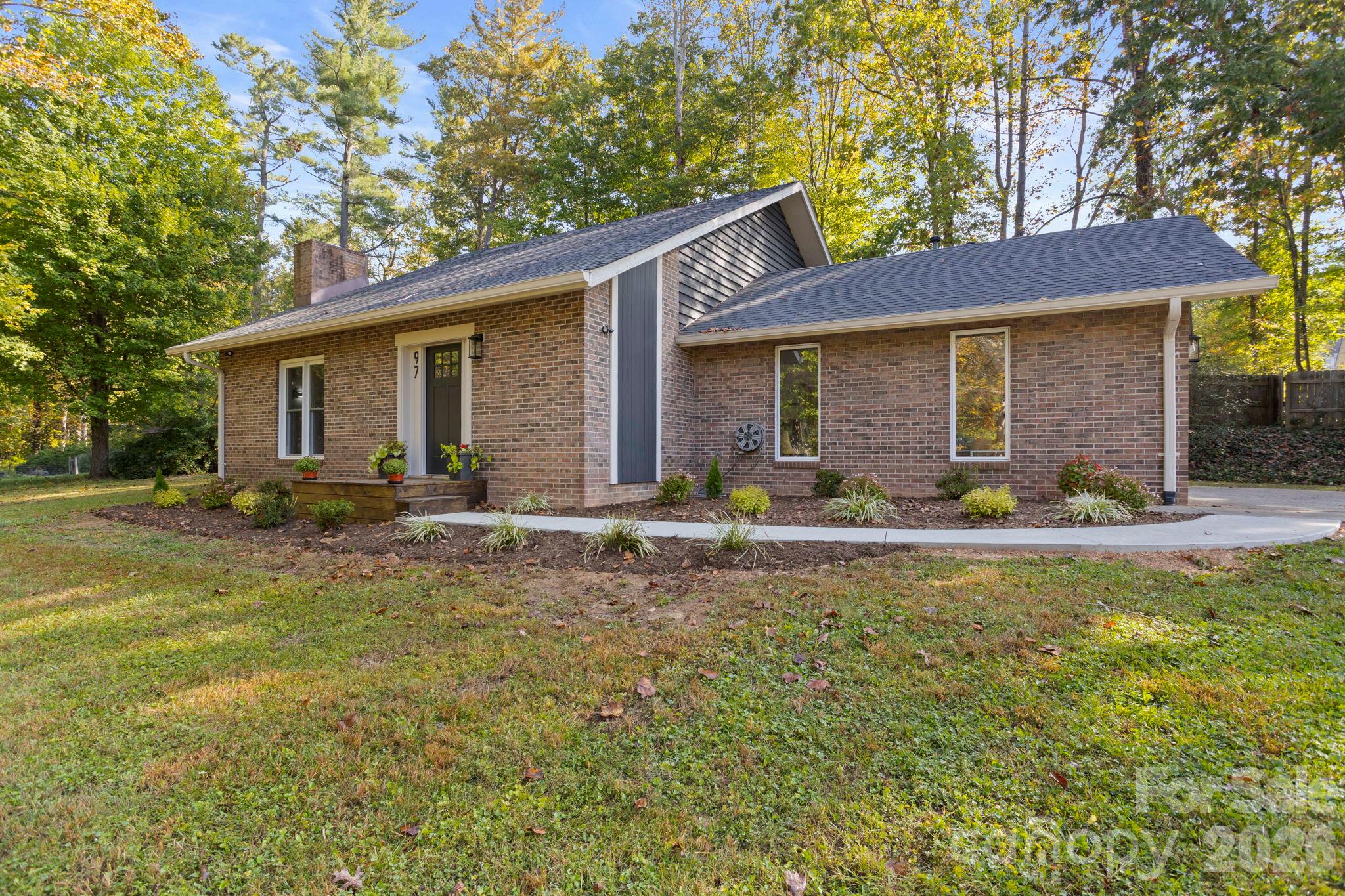 97 Wilkie Way Property Photo 1
