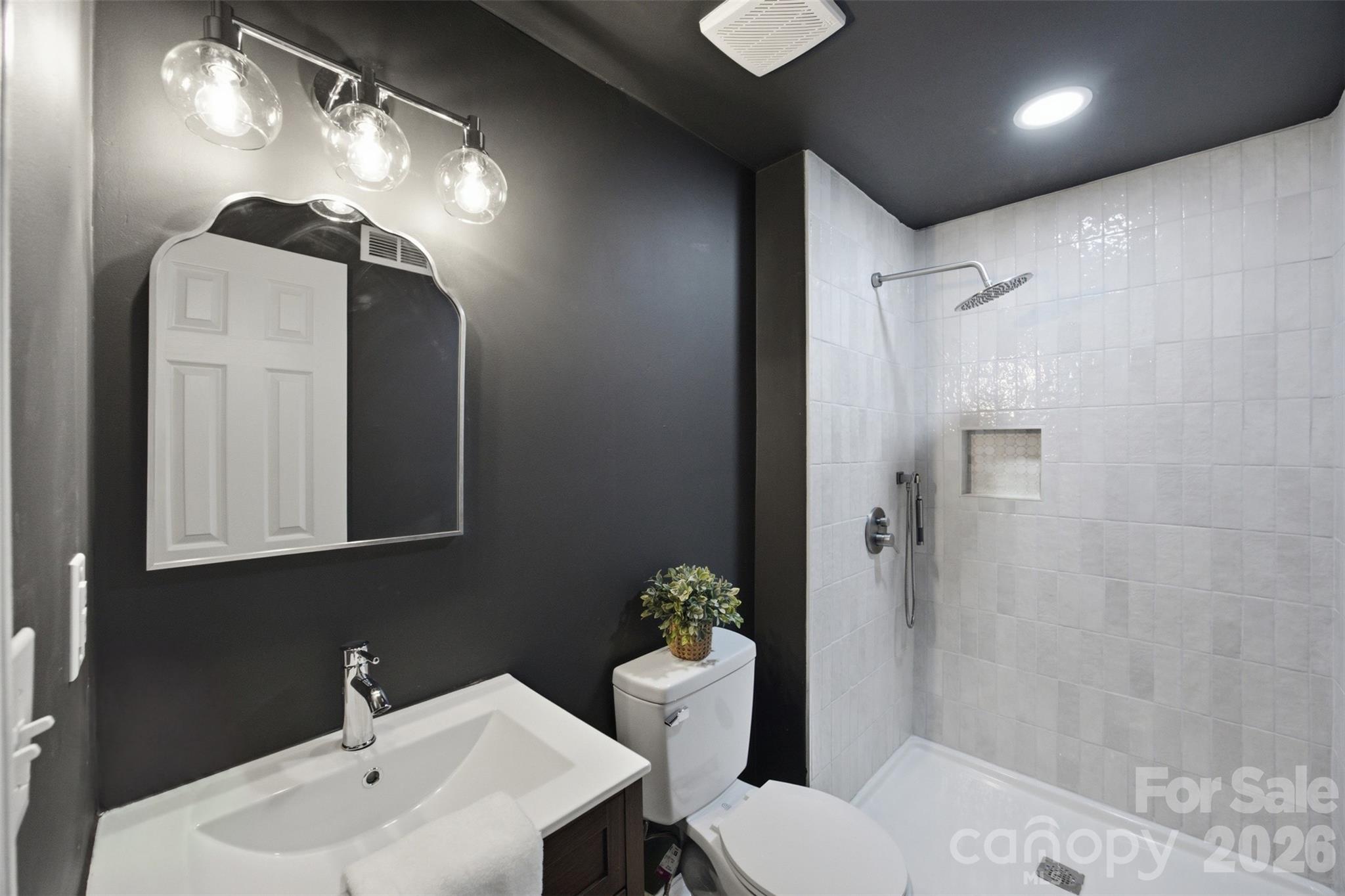8056 Lawyers Road Property Photo 16