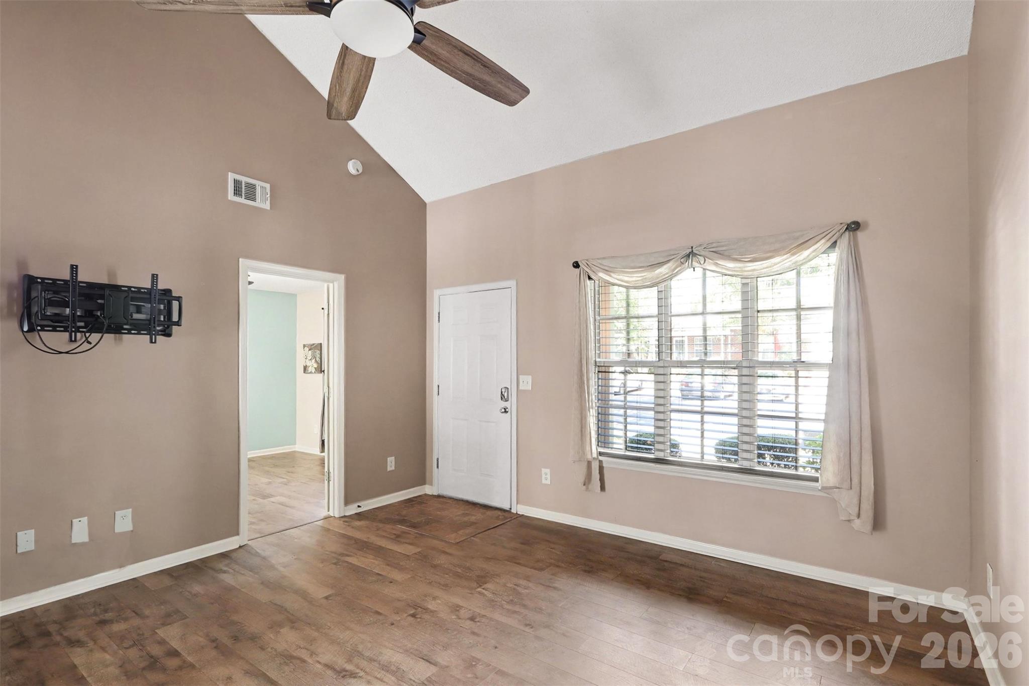 10150 Frosty Lane Property Photo 8