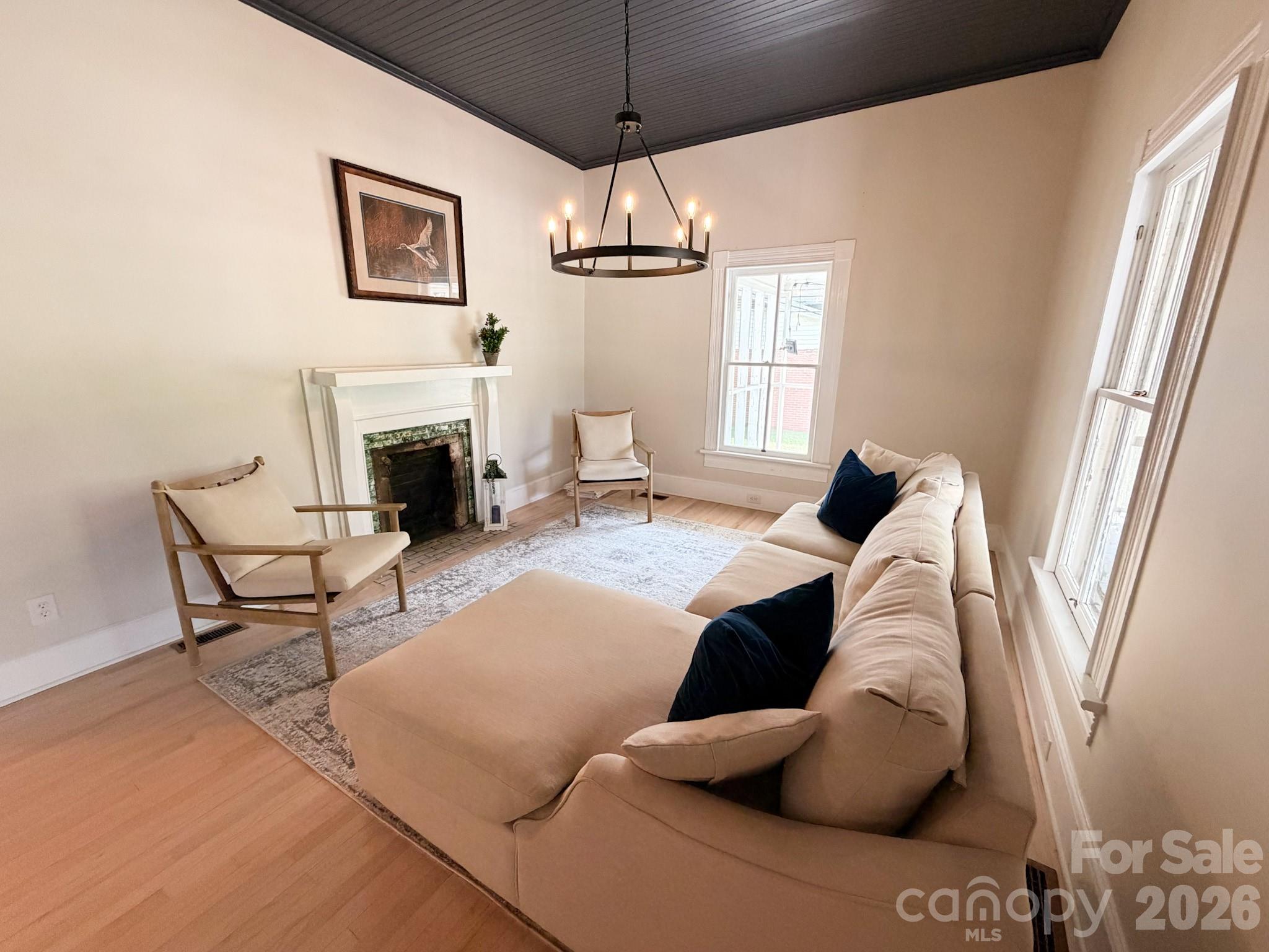 825 Montgomery Avenue Property Photo 2