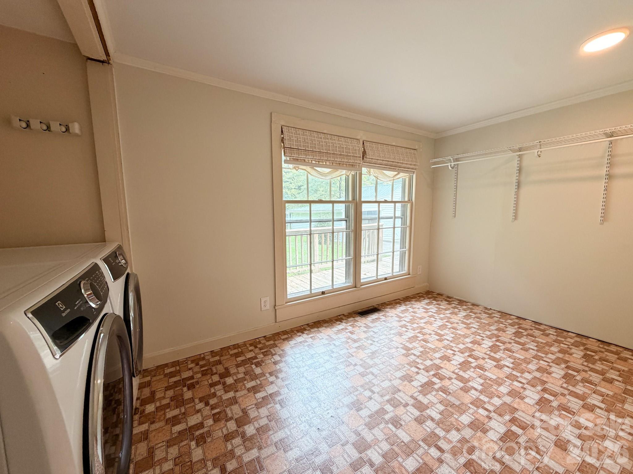 825 Montgomery Avenue Property Photo 13