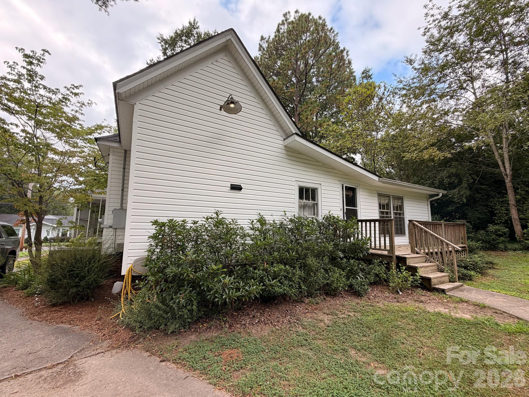 825 Montgomery Avenue Property Photo 19
