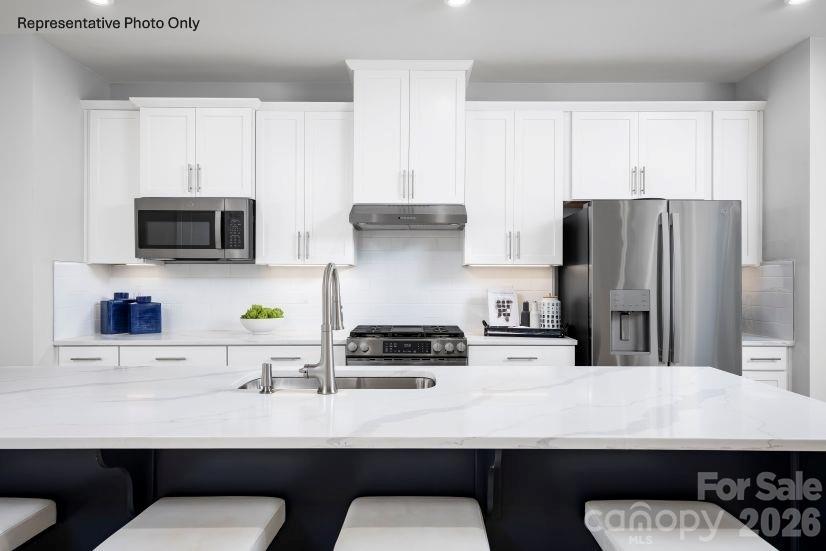 2226 Flicker Road Property Photo 4