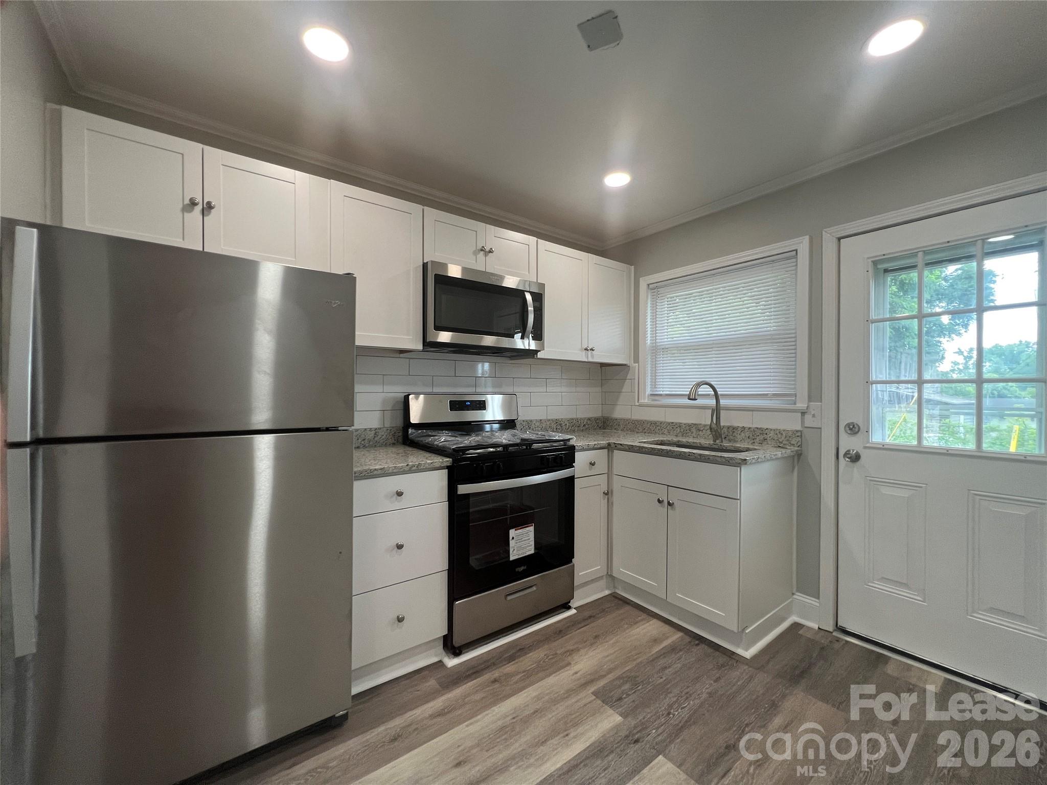 1300 Main Street 3 Property Photo 3