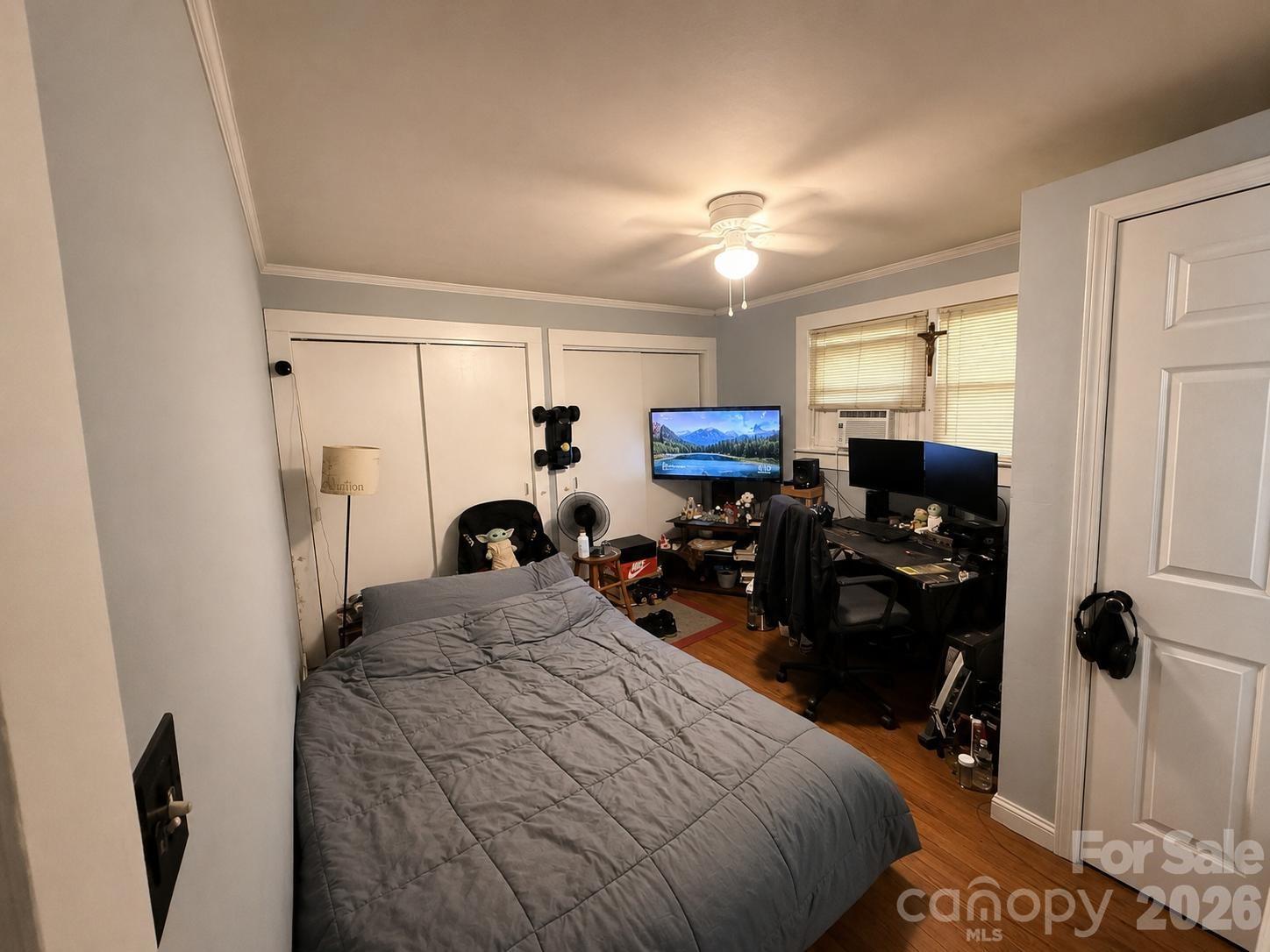 611 W Monroe Street Property Photo 9