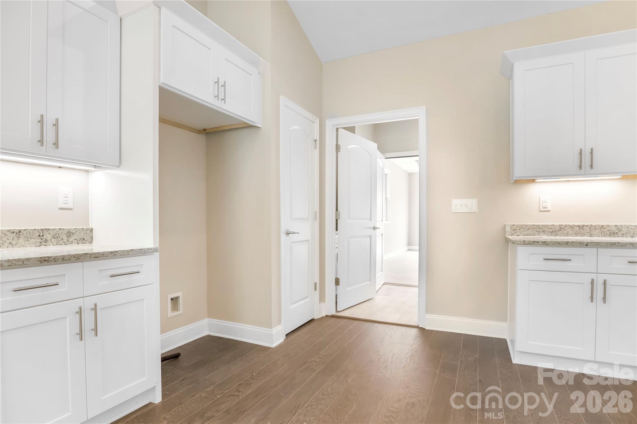 827b Wynnshire Drive 65 Property Photo 7