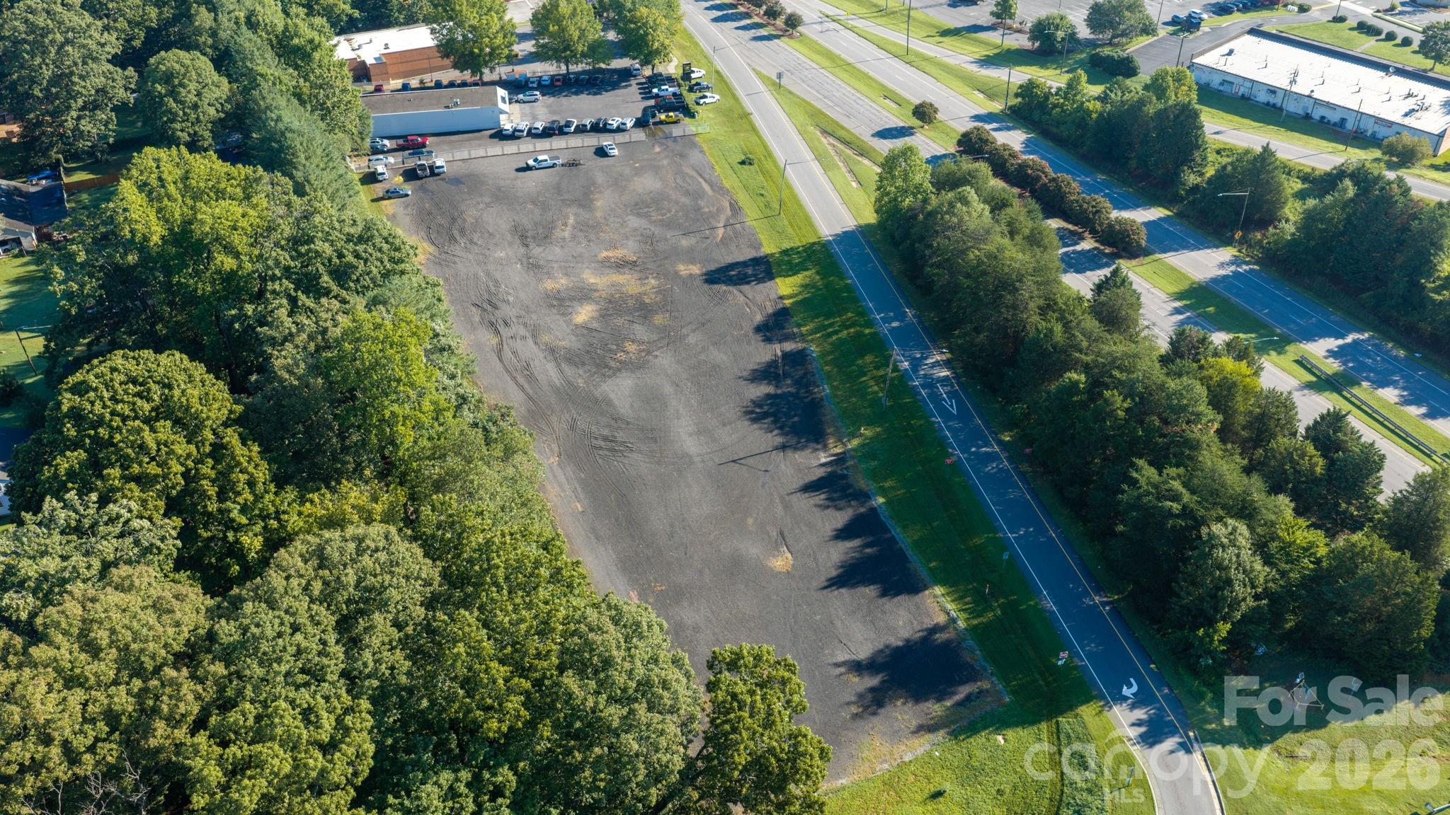 3196 Peters Creek Parkway Property Photo 5
