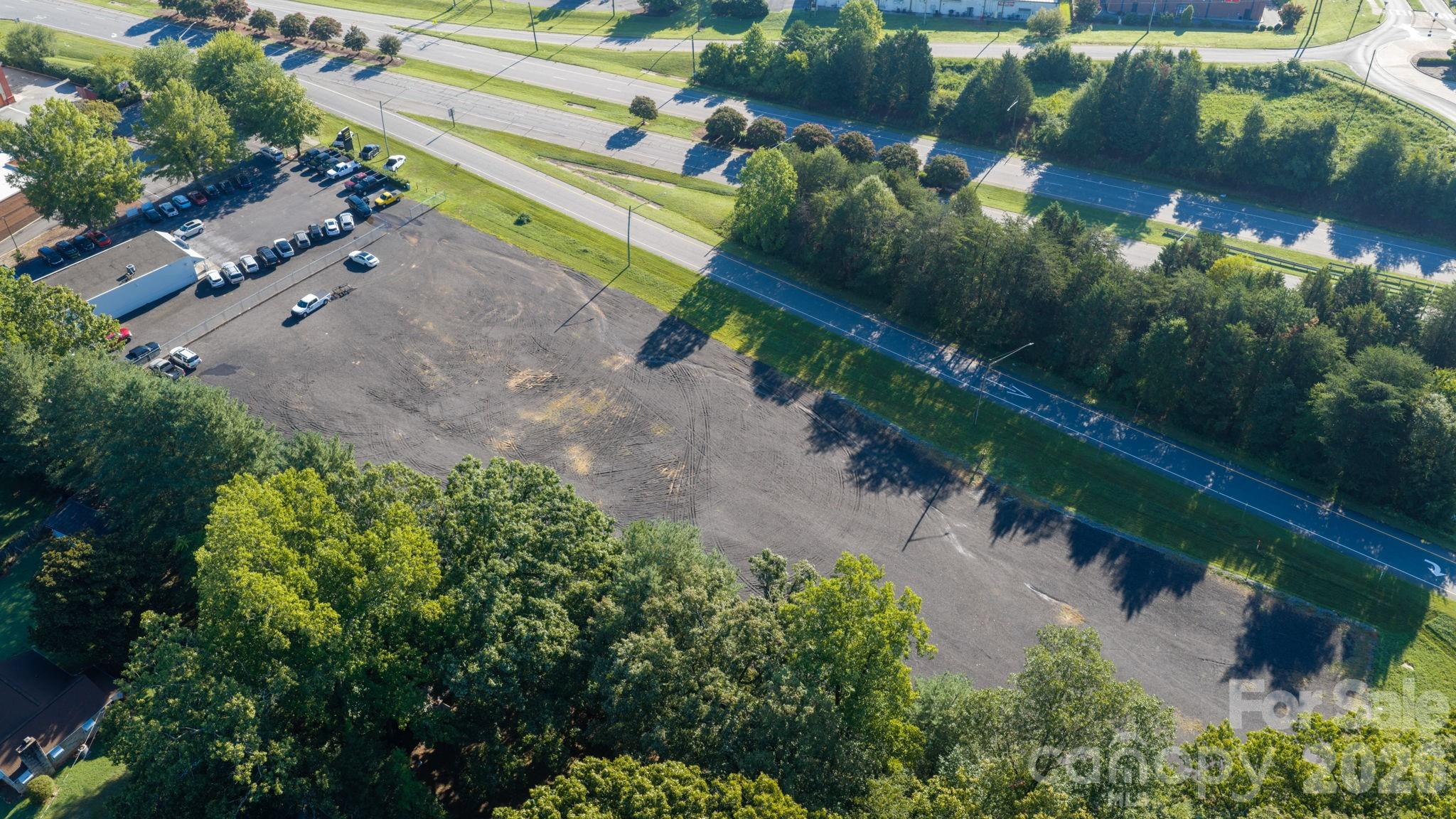3196 Peters Creek Parkway Property Photo 6