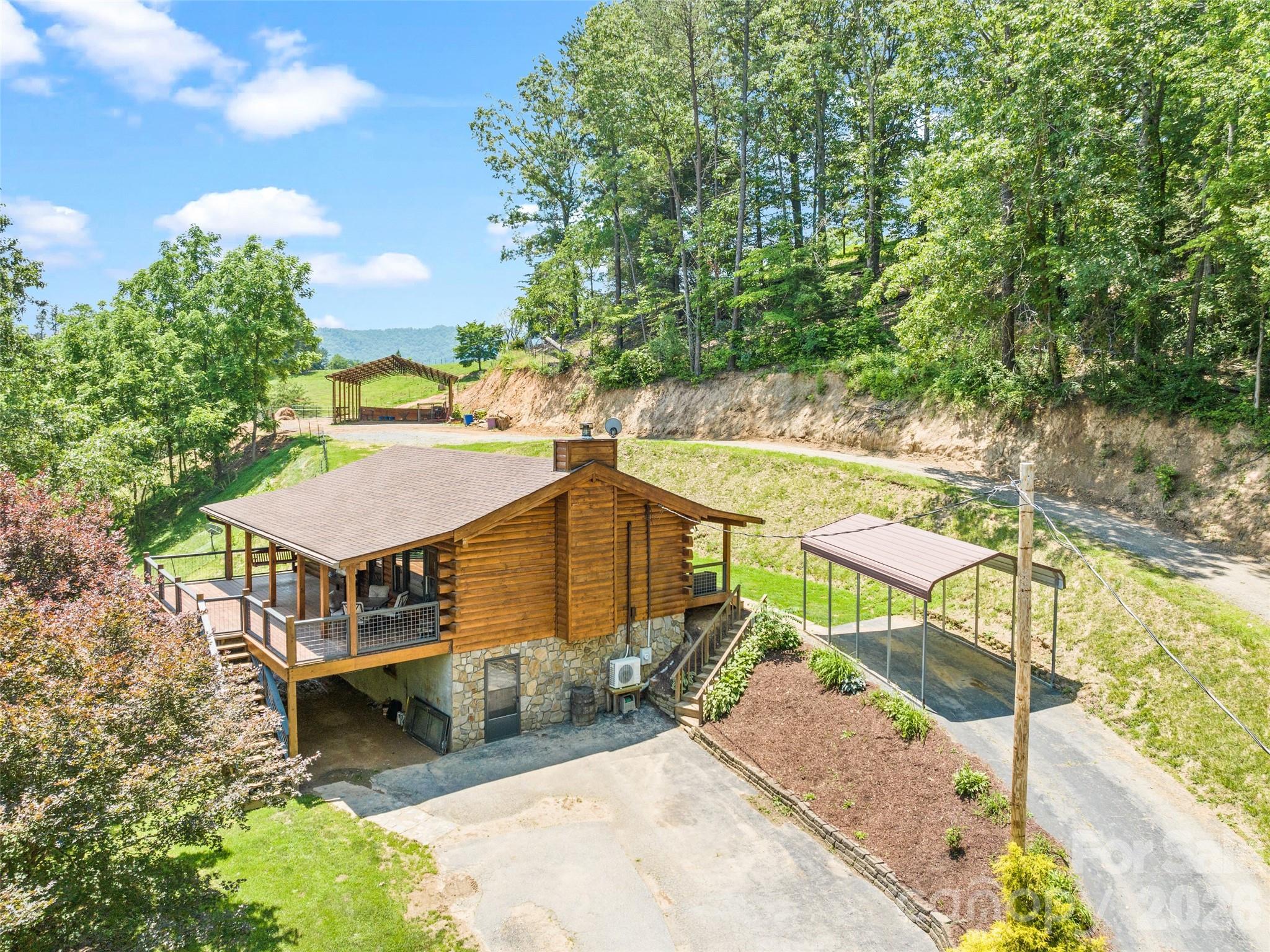 367 Robinson Road Property Photo 2