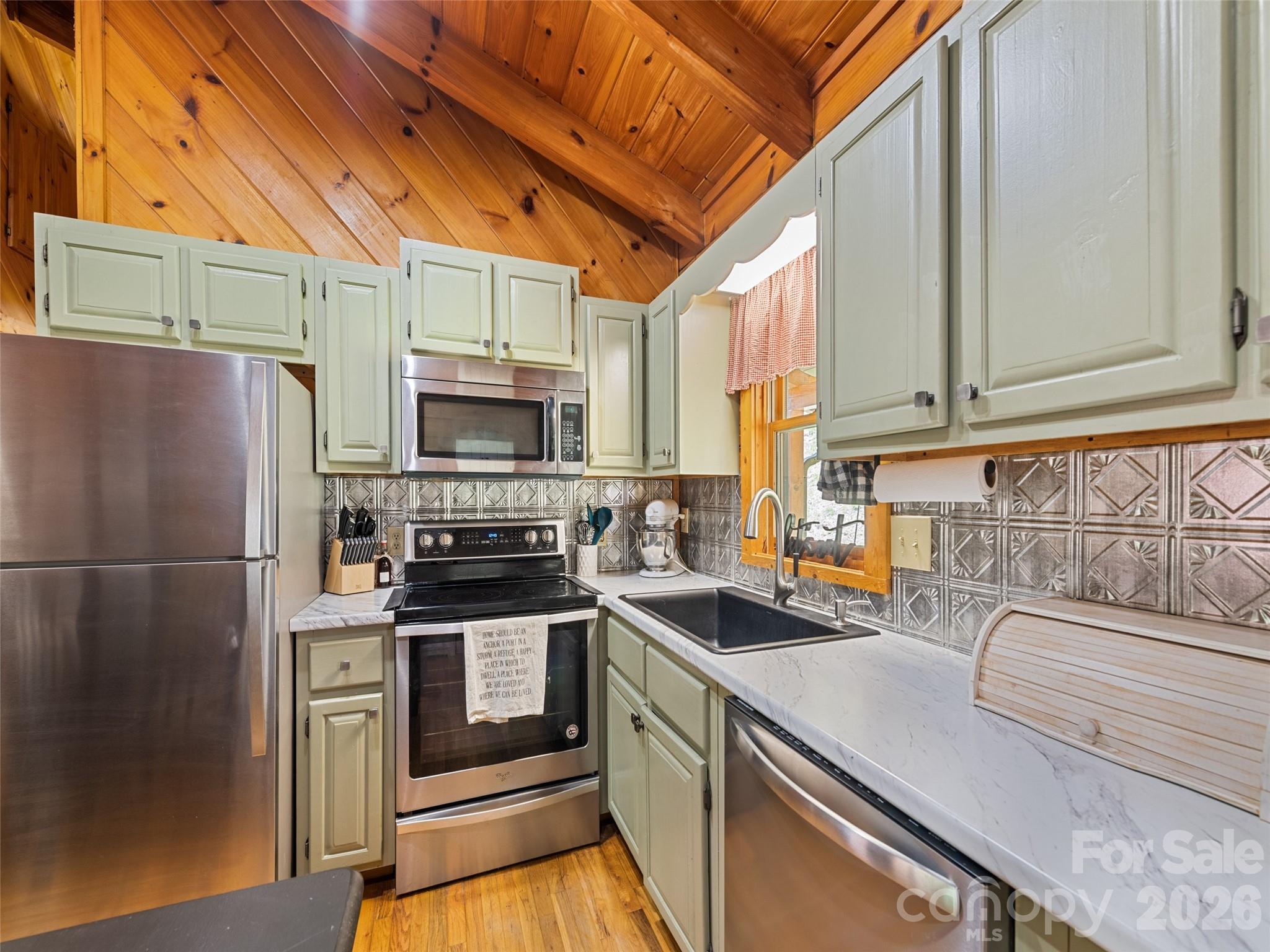 367 Robinson Road Property Photo 7
