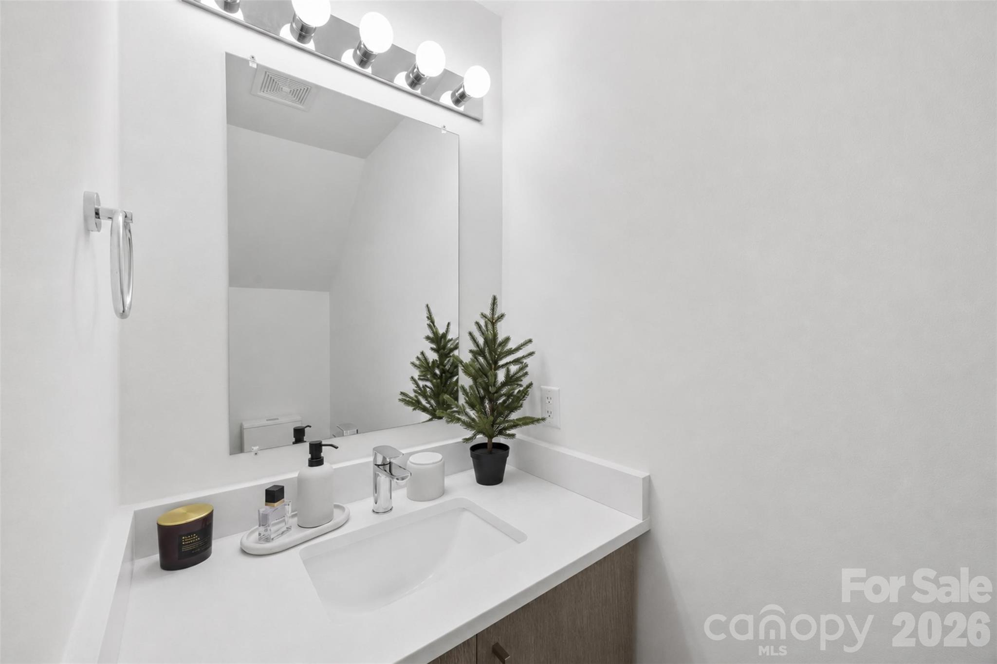 1511 Briar Creek Road B Property Photo 14