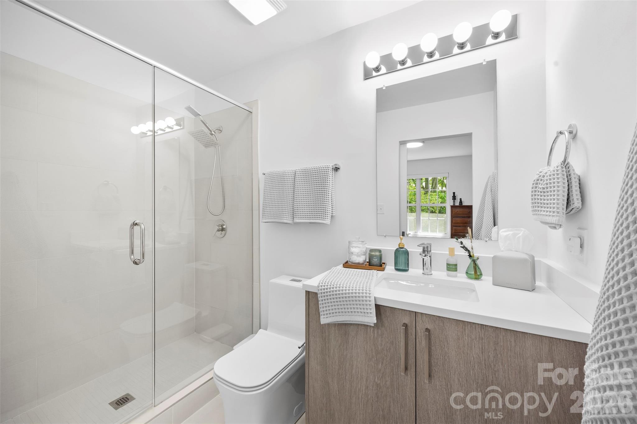 1511 Briar Creek Road B Property Photo 18