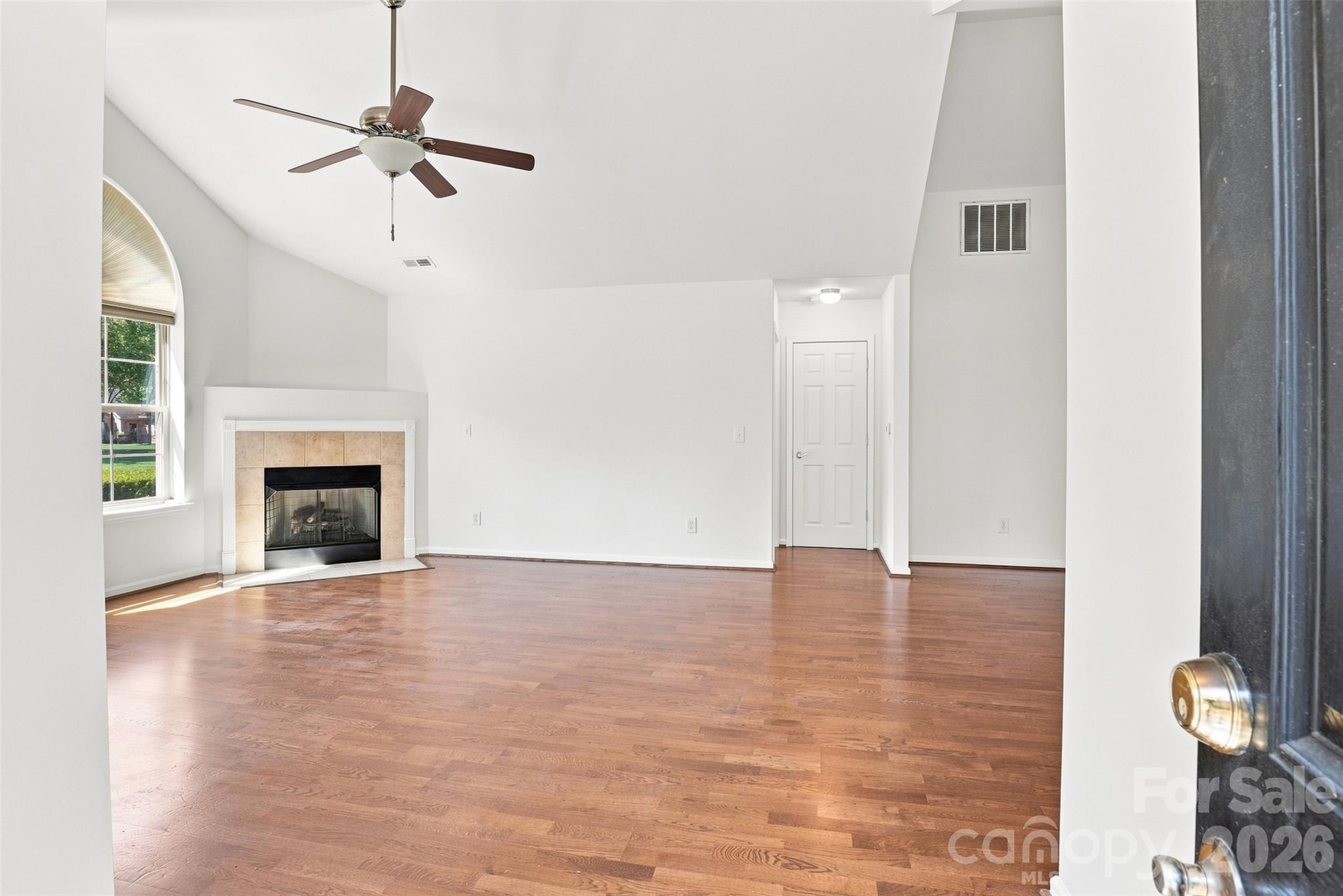 821 Ledgestone Court Property Photo 4