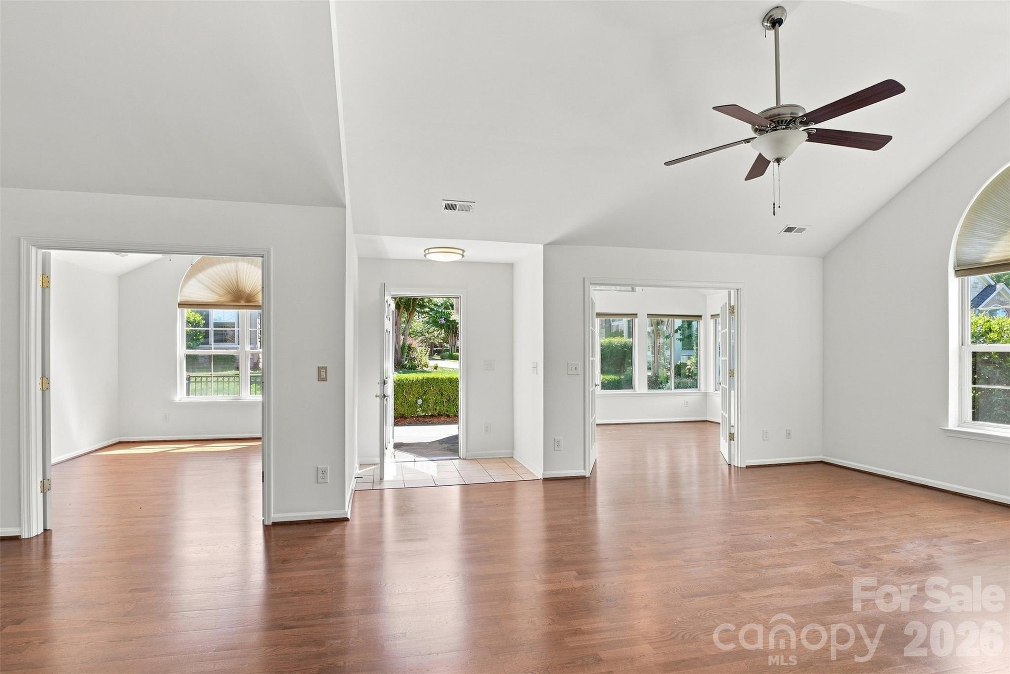 821 Ledgestone Court Property Photo 5