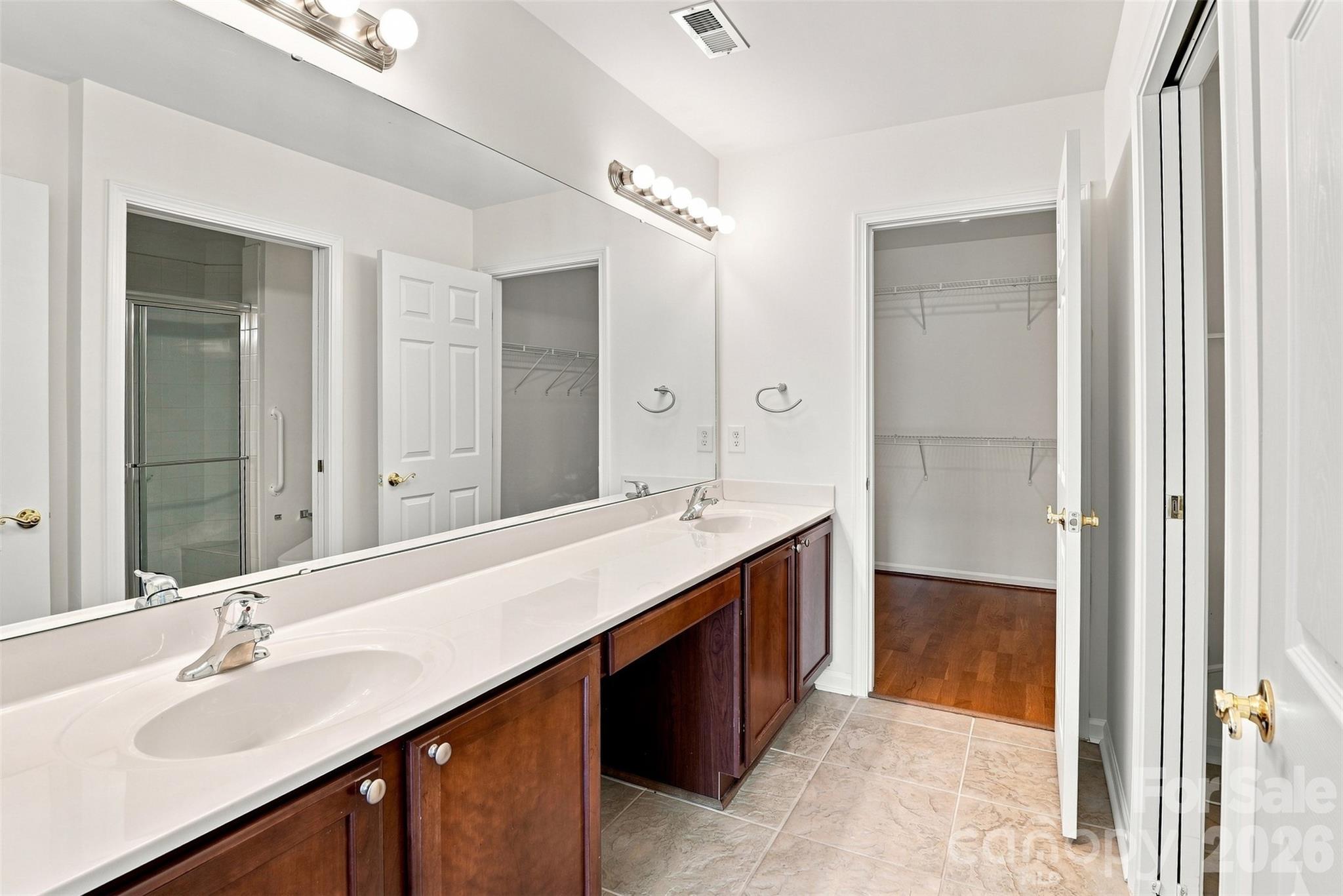 821 Ledgestone Court Property Photo 23