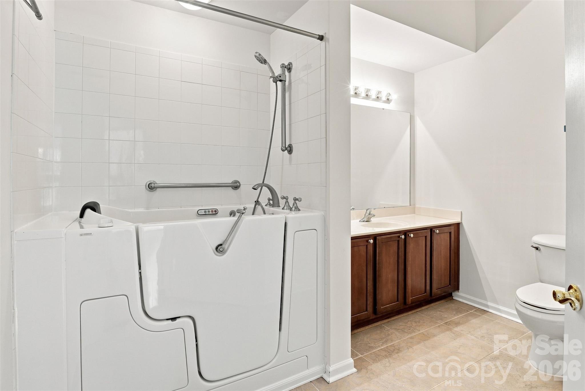 821 Ledgestone Court Property Photo 28