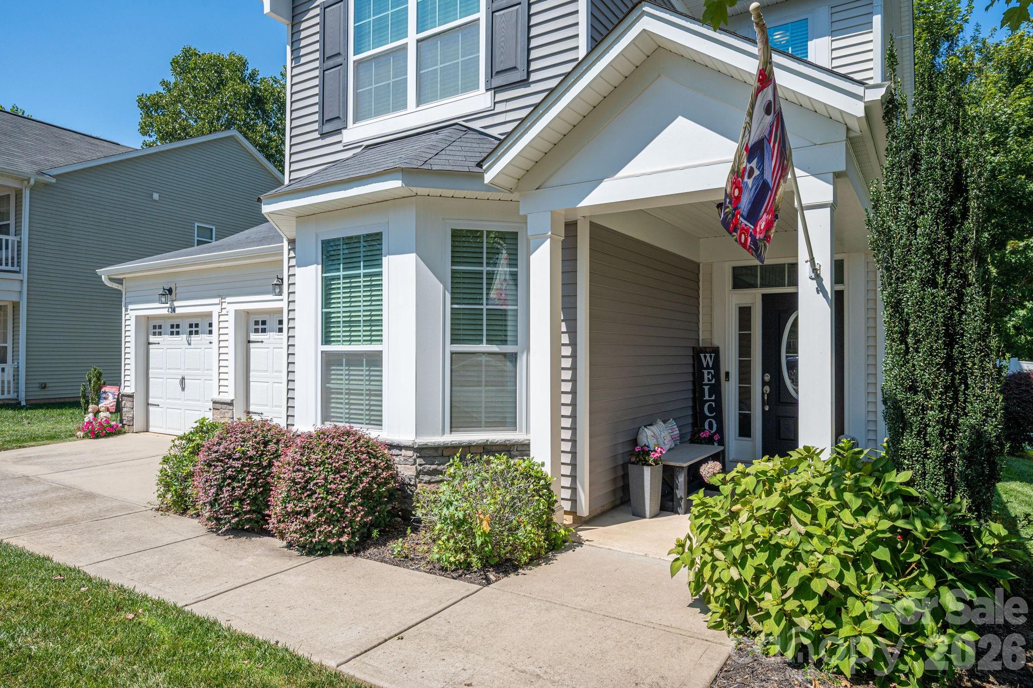 424 Planters Way Property Photo 2