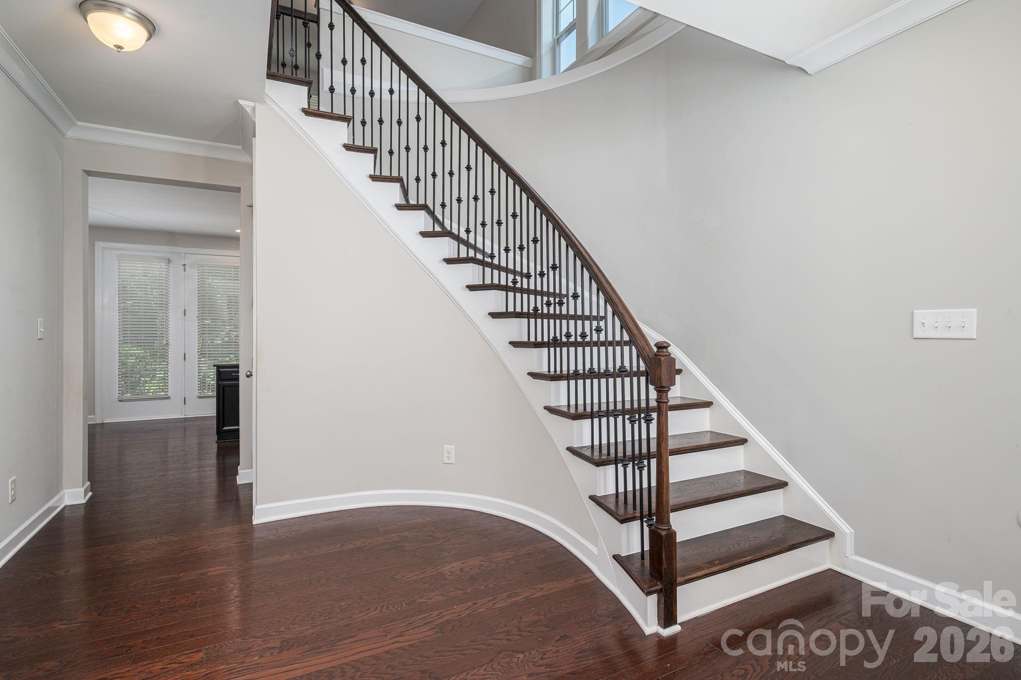 424 Planters Way Property Photo 4