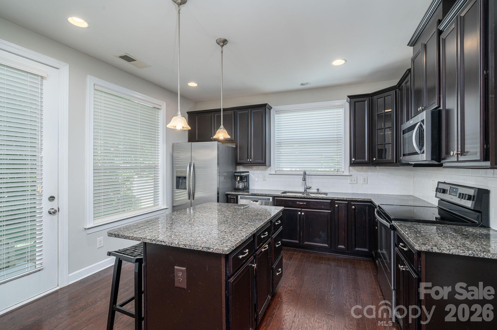 424 Planters Way Property Photo 9