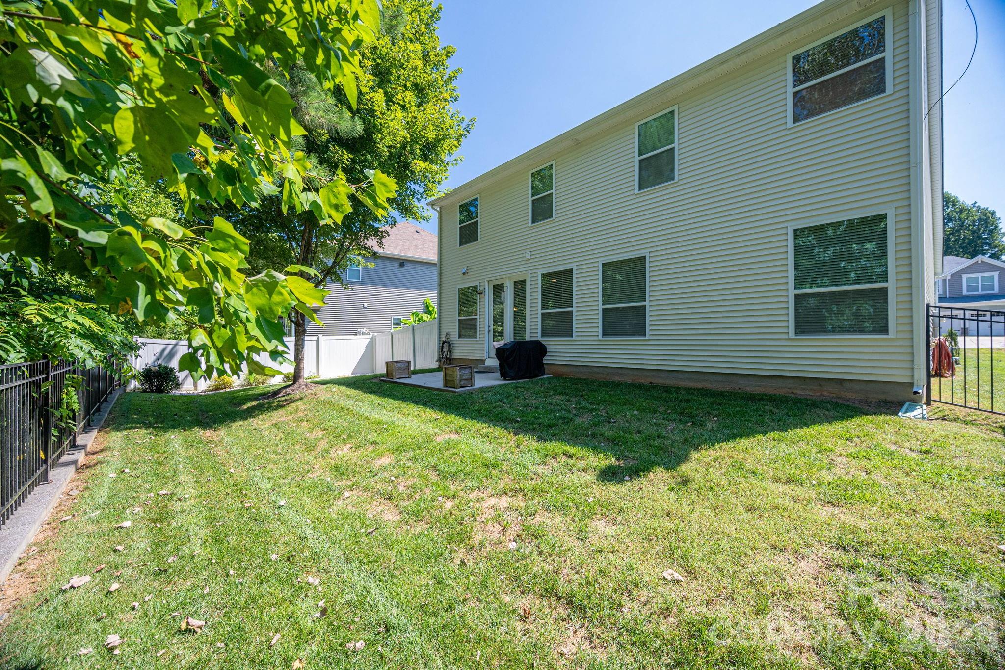 424 Planters Way Property Photo 34