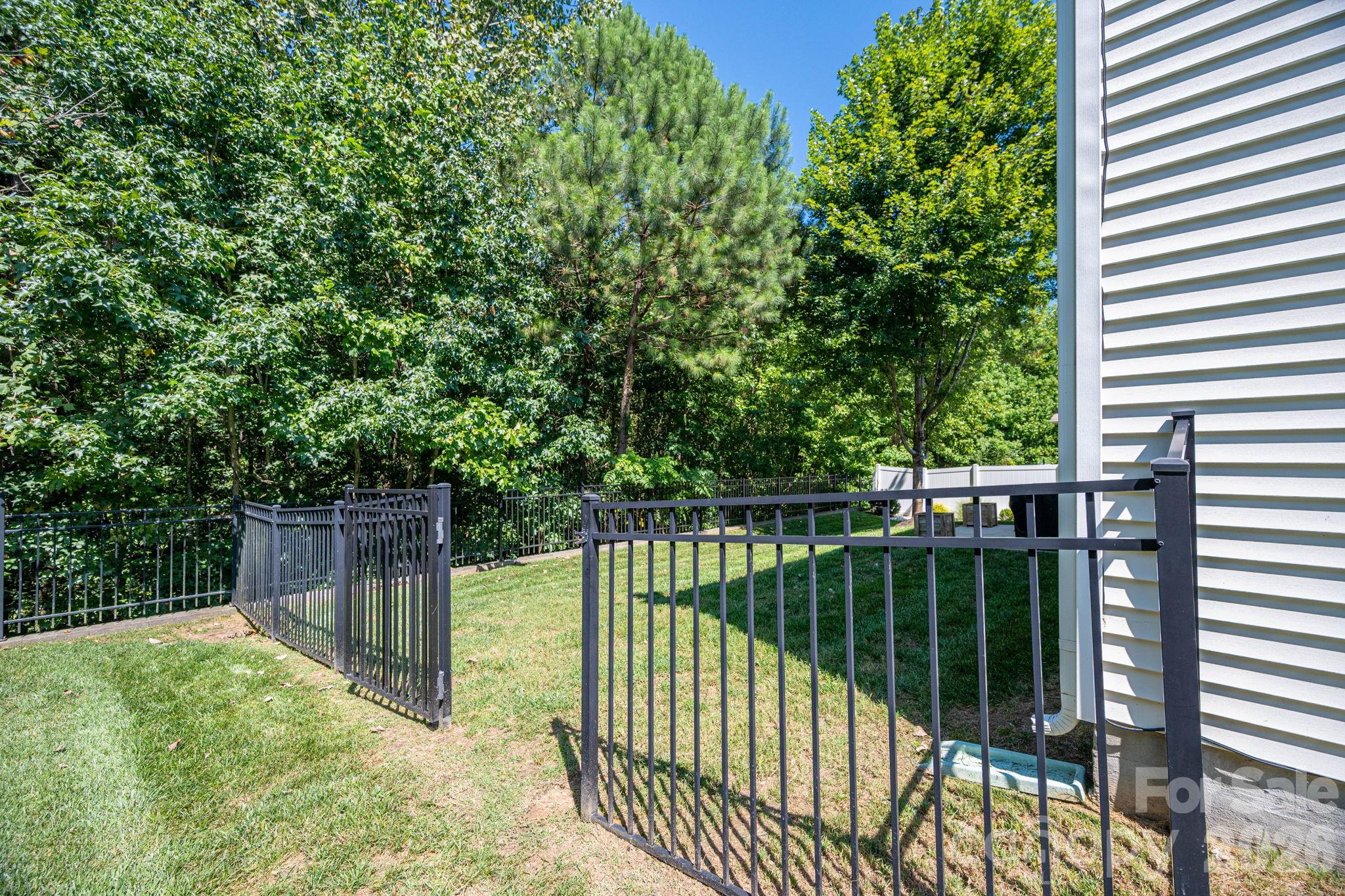 424 Planters Way Property Photo 36