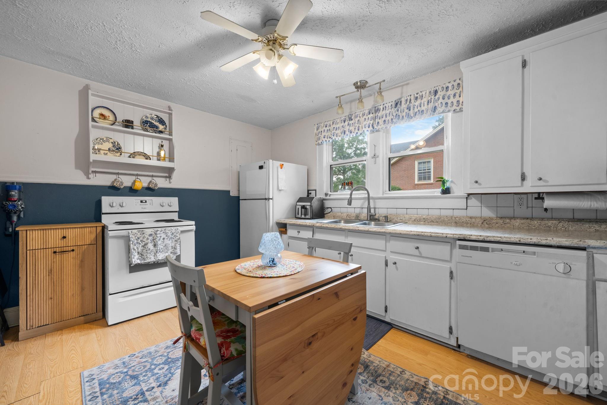45 26th Avenue Property Photo 11