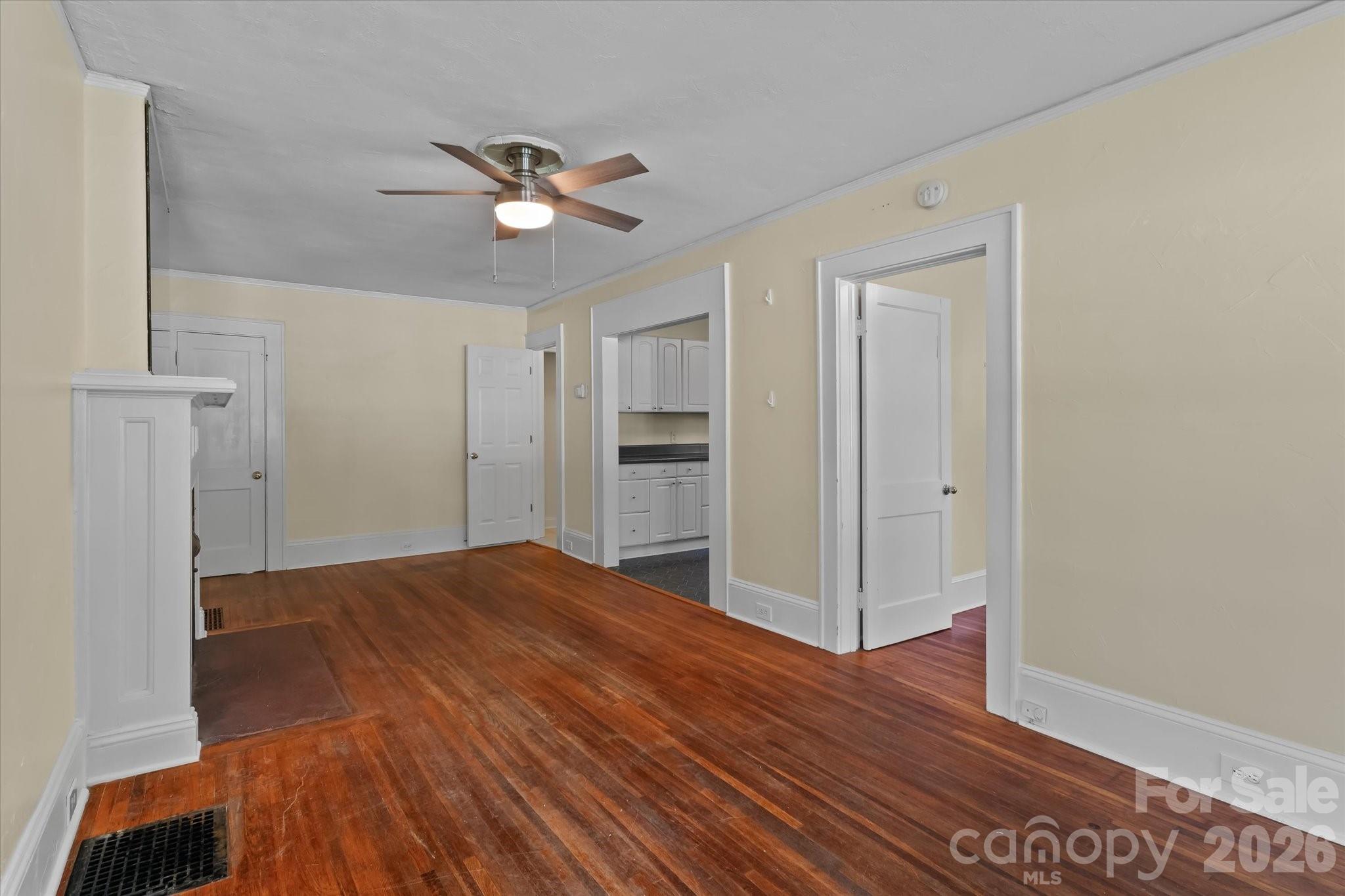 2101 Kenilworth Avenue Property Photo 4