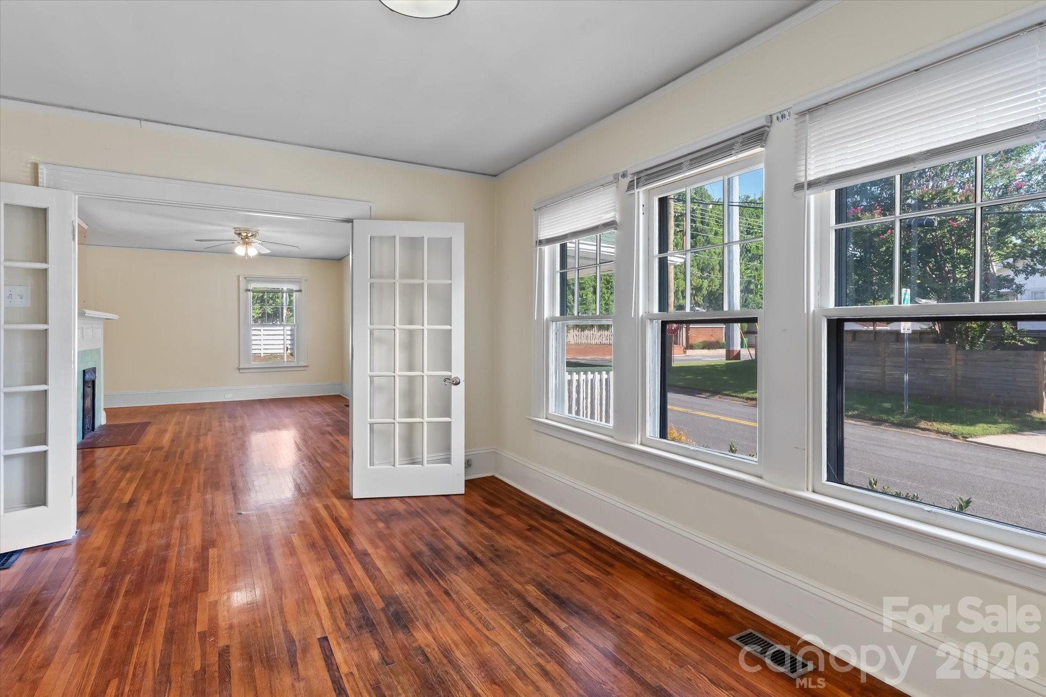 2101 Kenilworth Avenue Property Photo 8