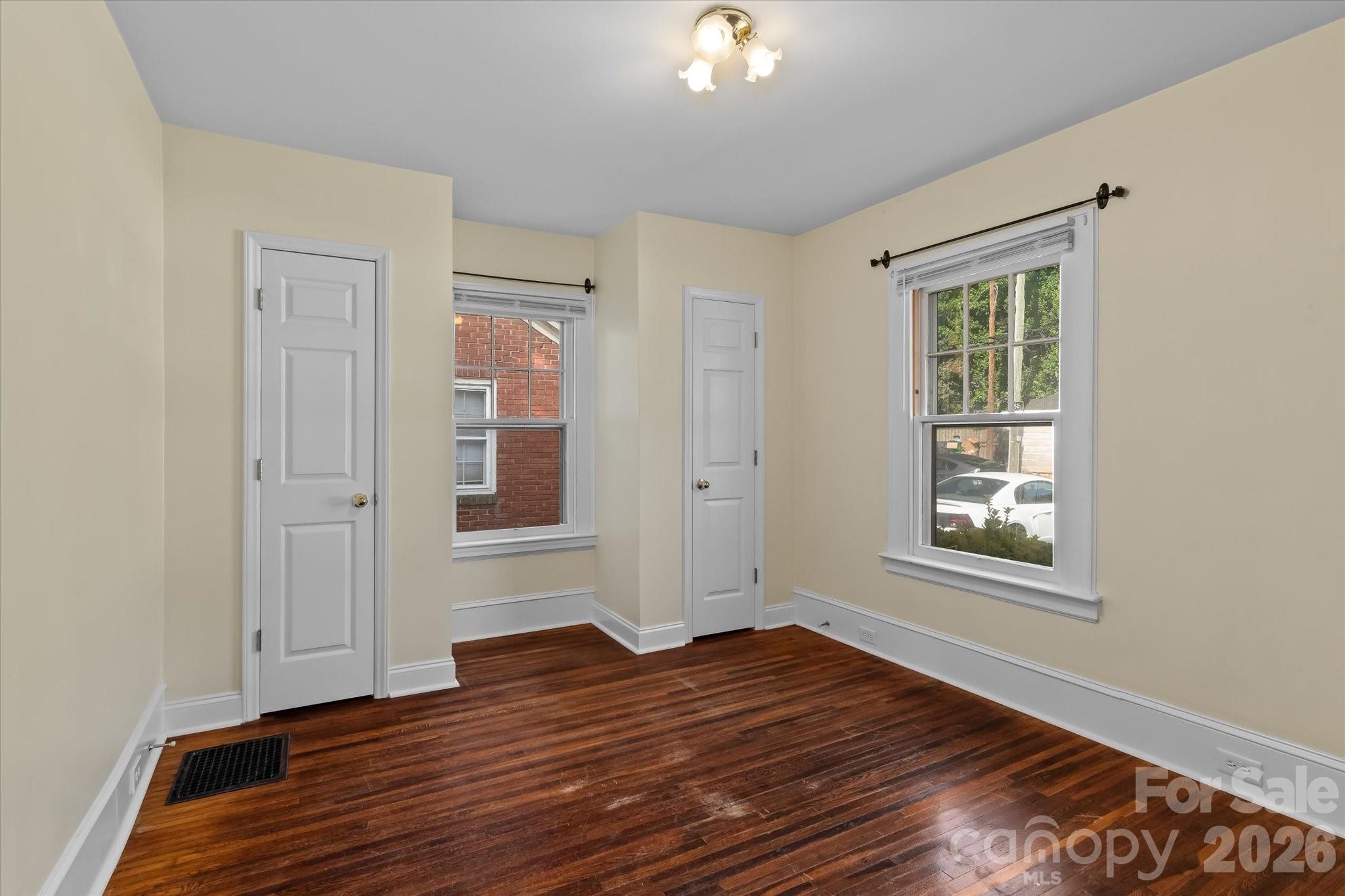 2101 Kenilworth Avenue Property Photo 14