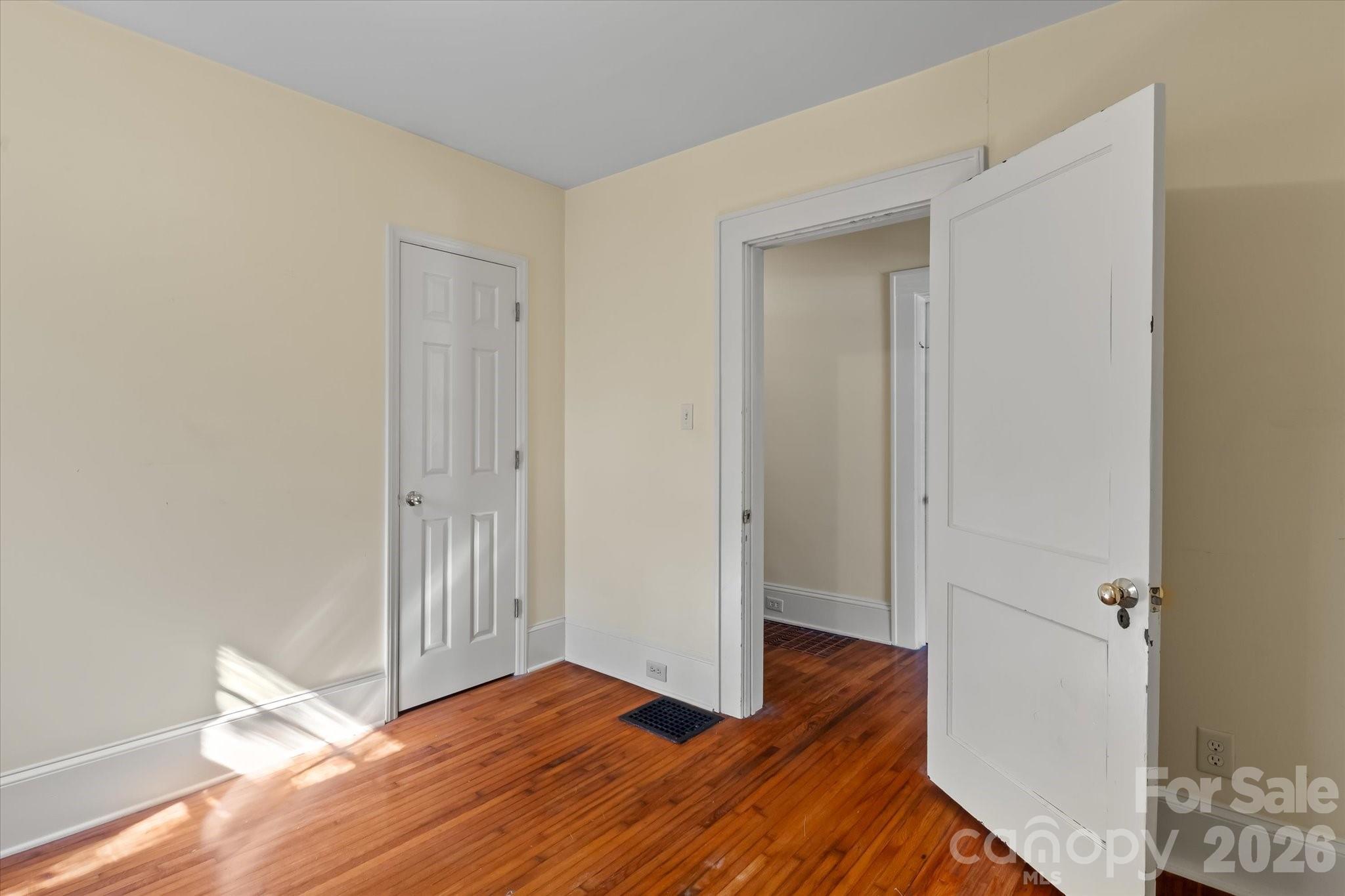 2101 Kenilworth Avenue Property Photo 15