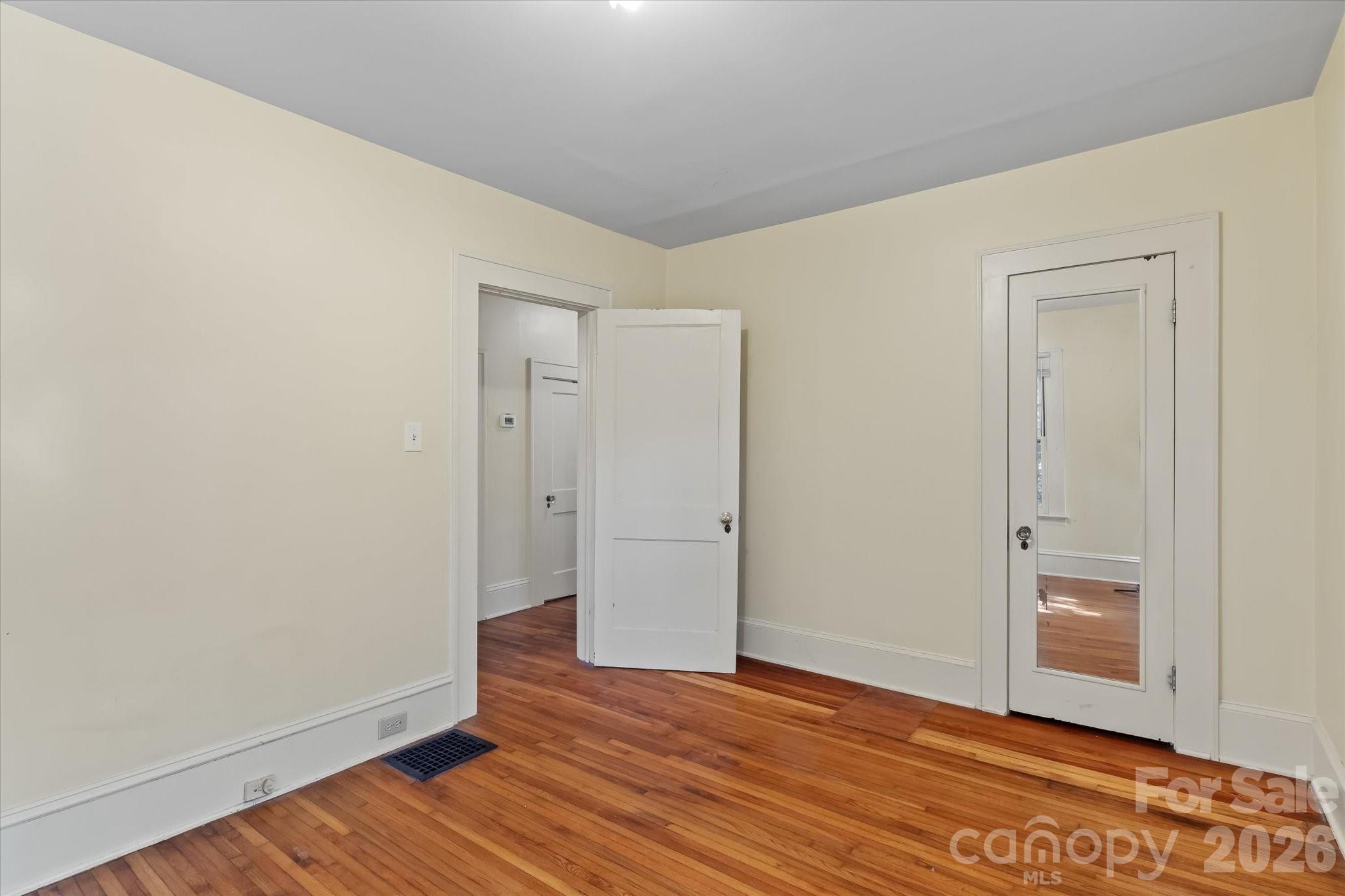 2101 Kenilworth Avenue Property Photo 17