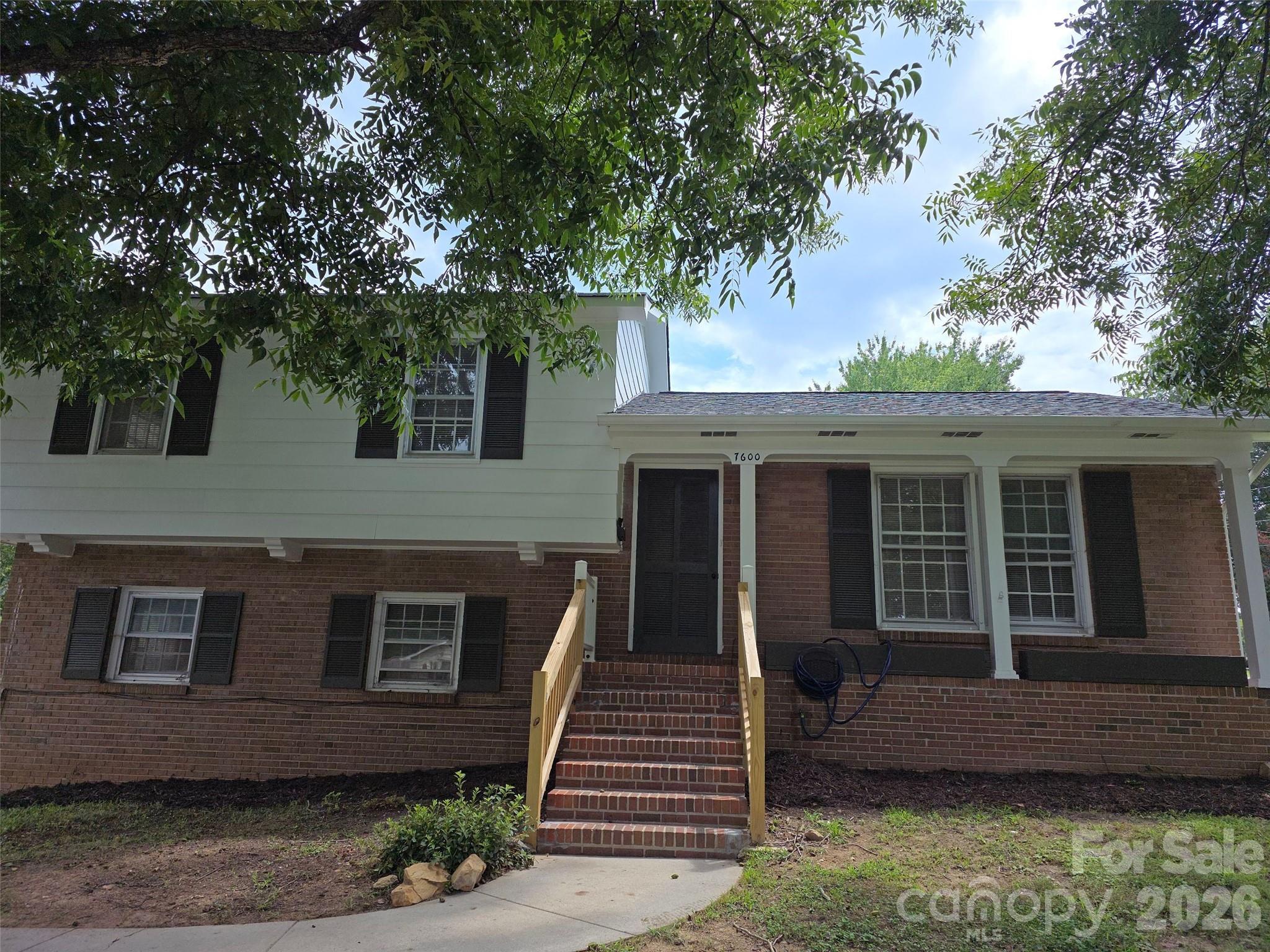 7600 Woodstream Drive Property Photo 1