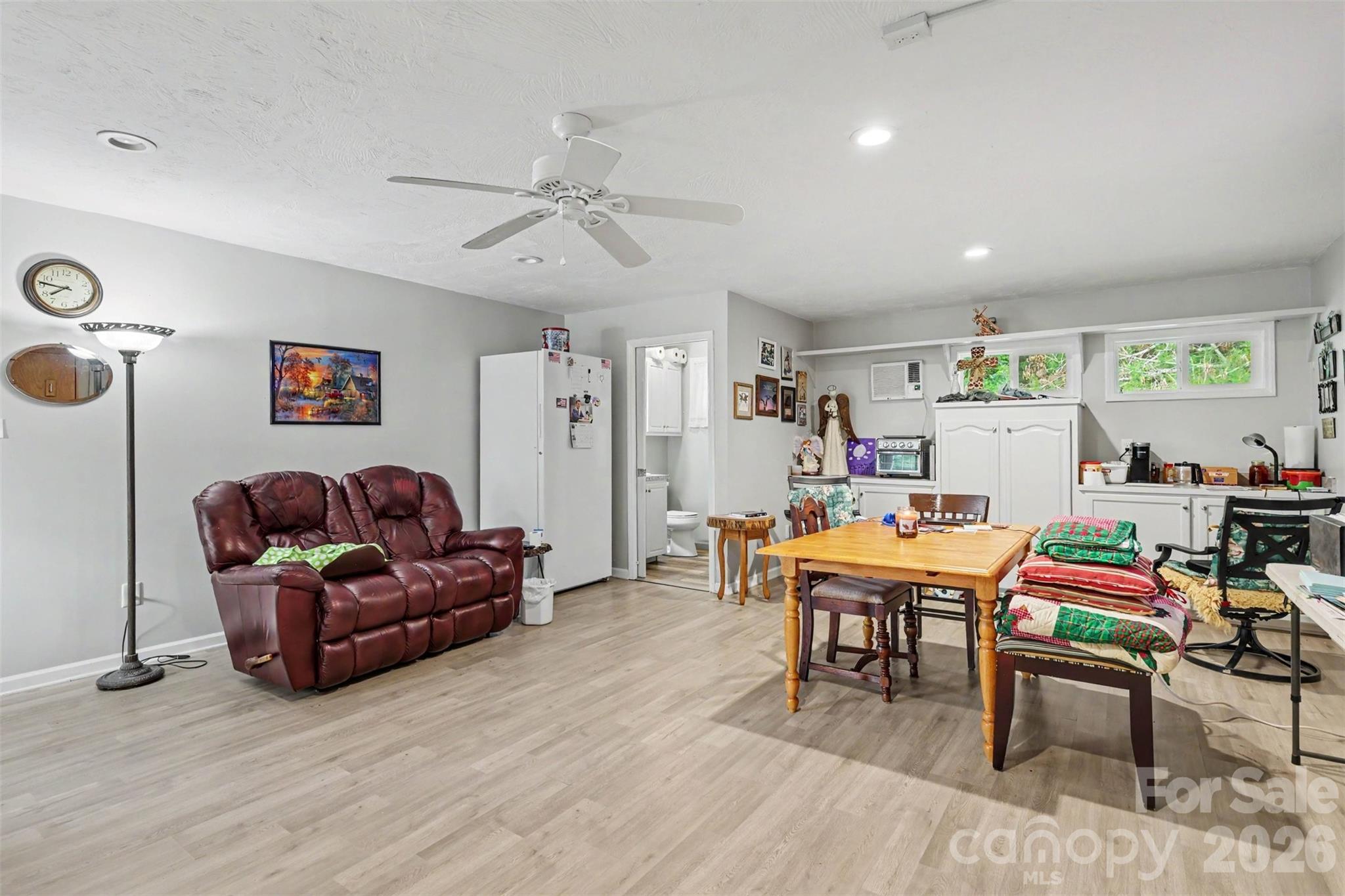 9324 Simpson Road Property Photo 2