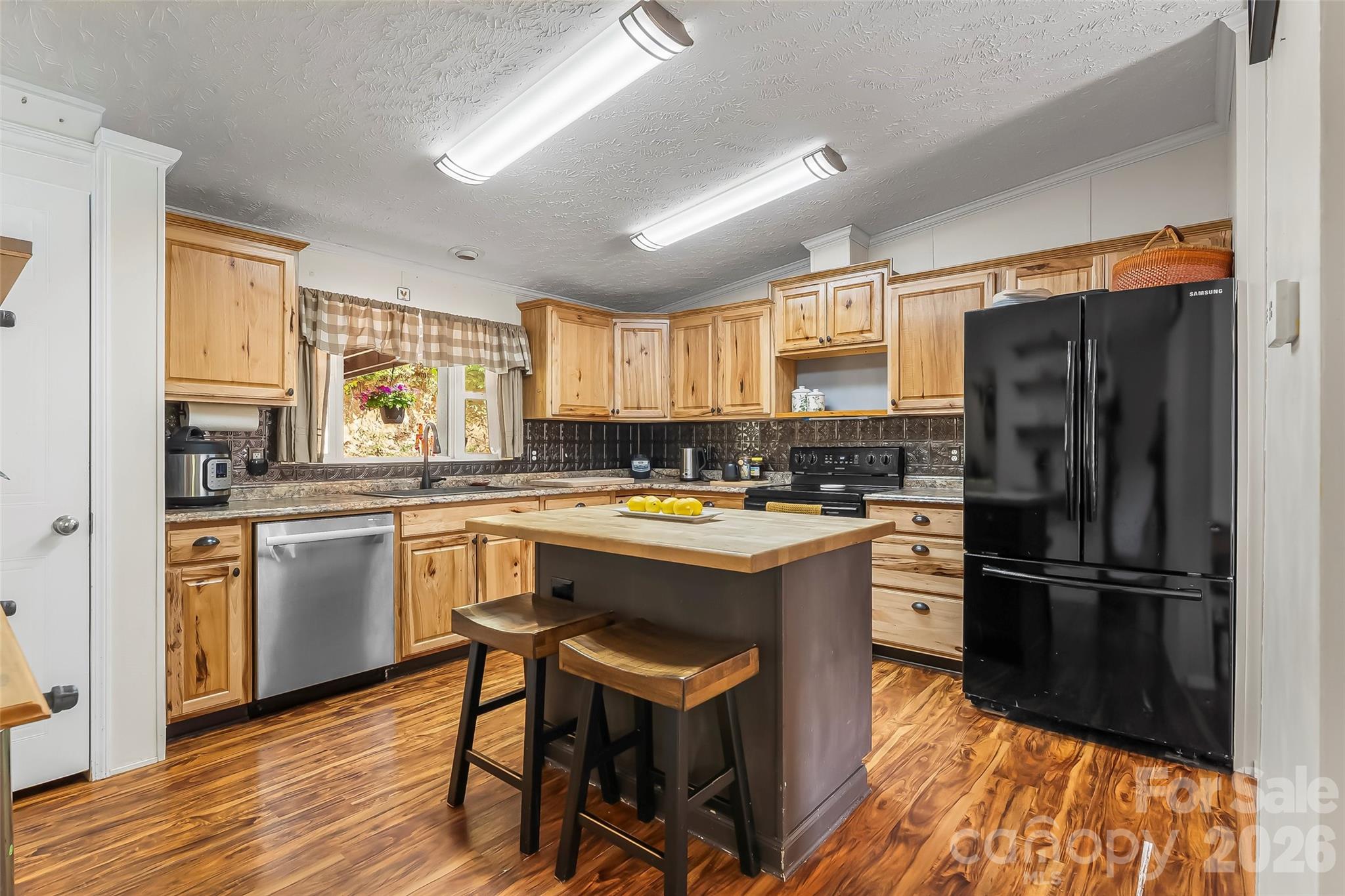 245 Merry Way Property Photo 3