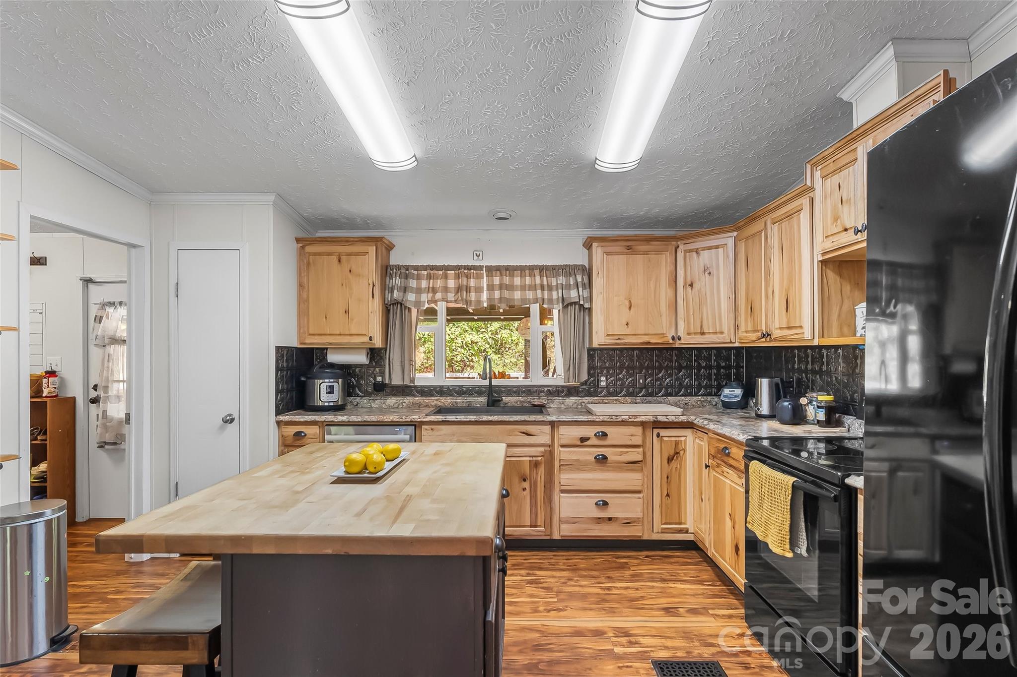 245 Merry Way Property Photo 4