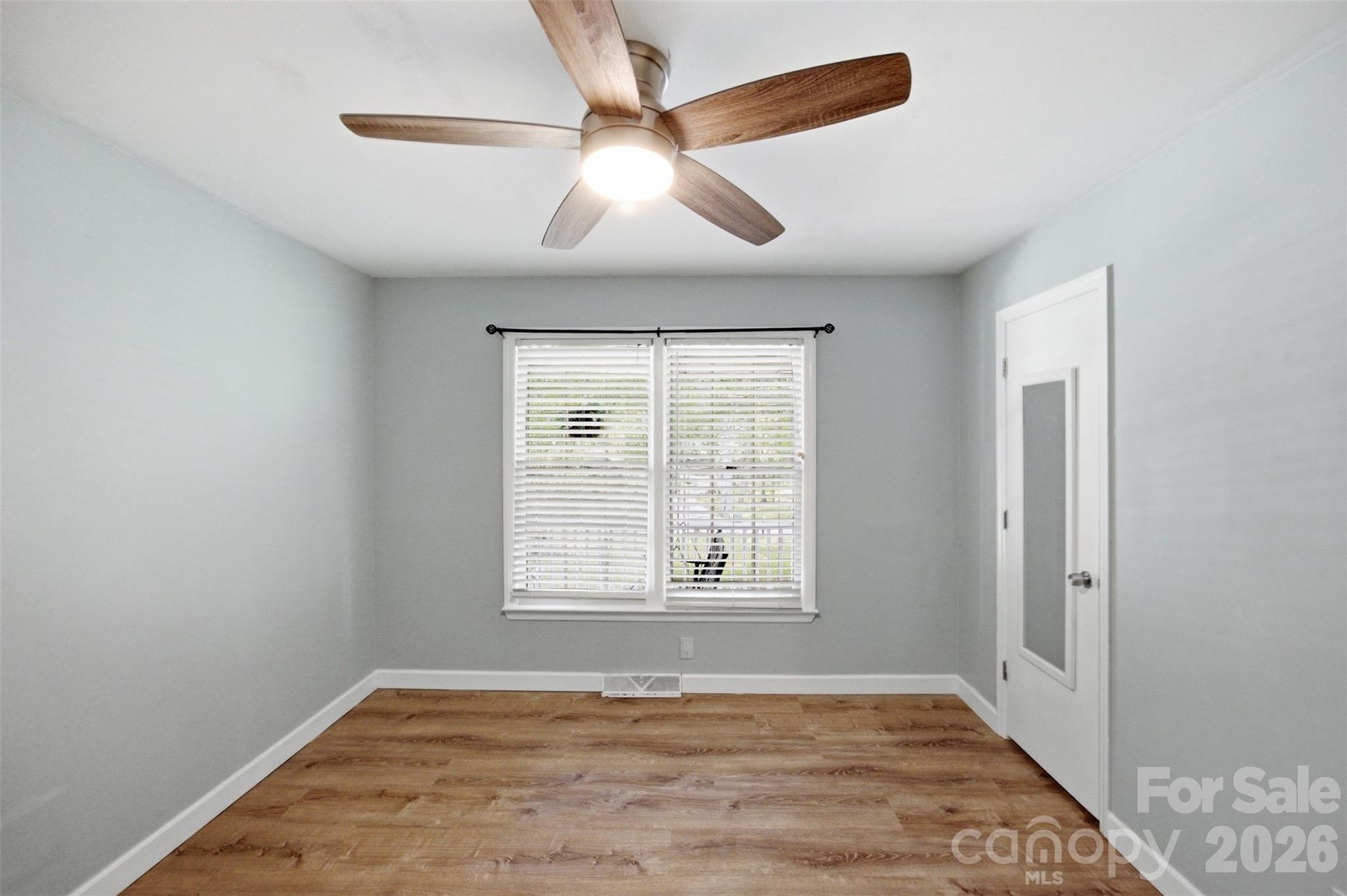 815 Lakeside Circle Property Photo 15